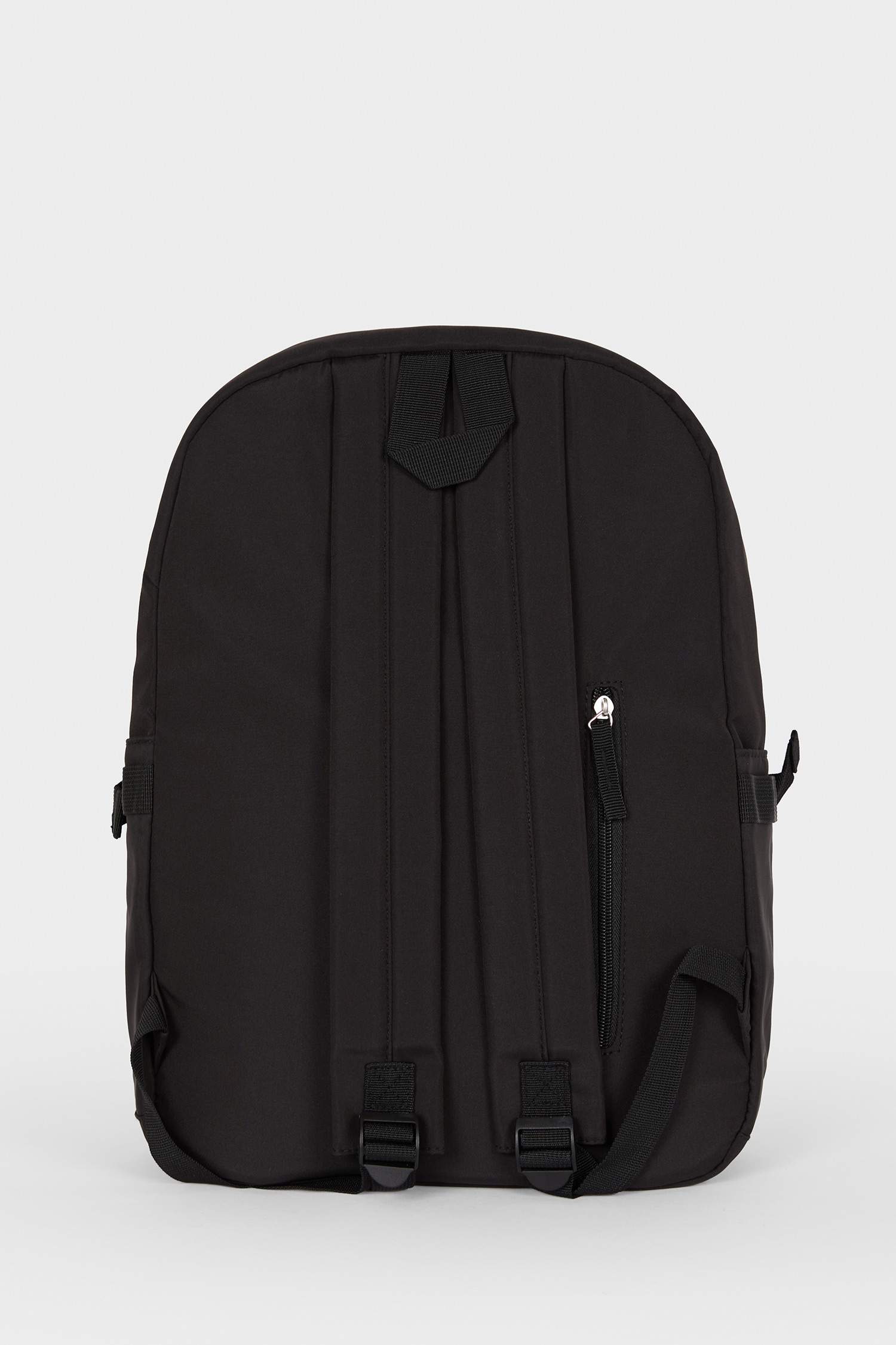 شنطة ظهر حريمي