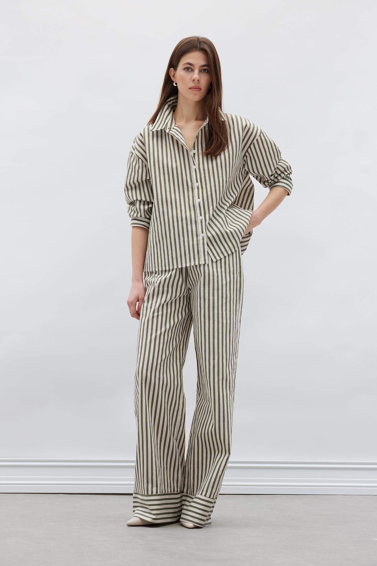 بنطرون قماش برجل واسع وايد ليج بجيب وخصر عالي