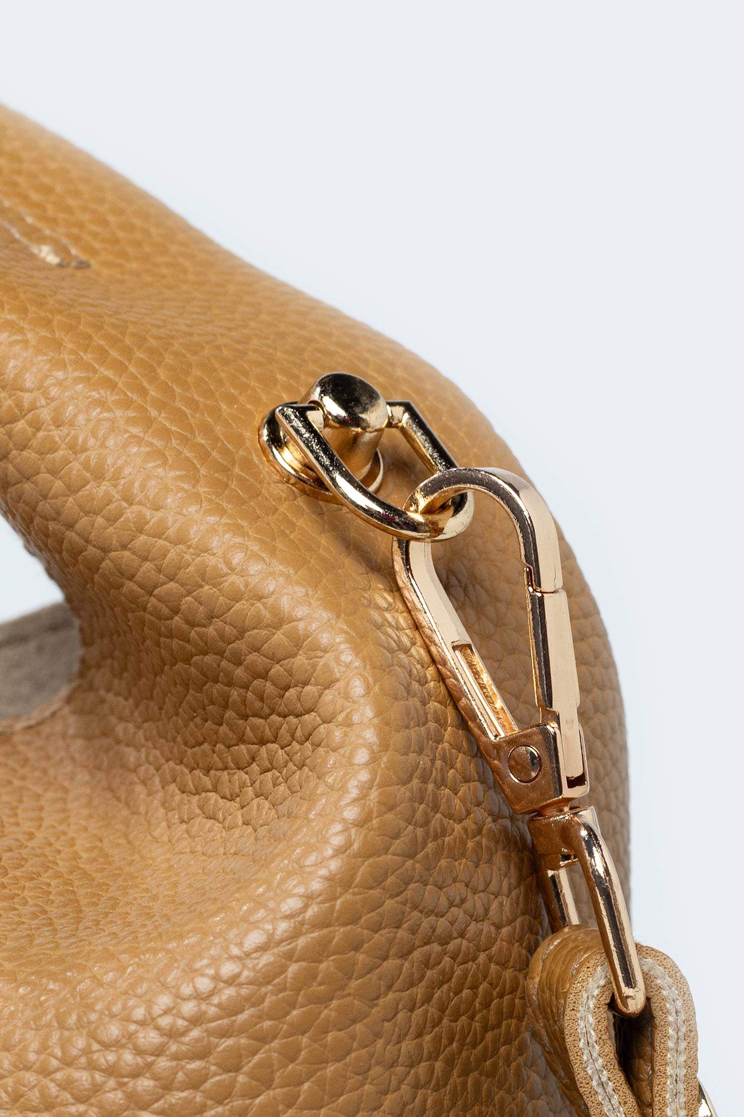 شنطة يد حريمي