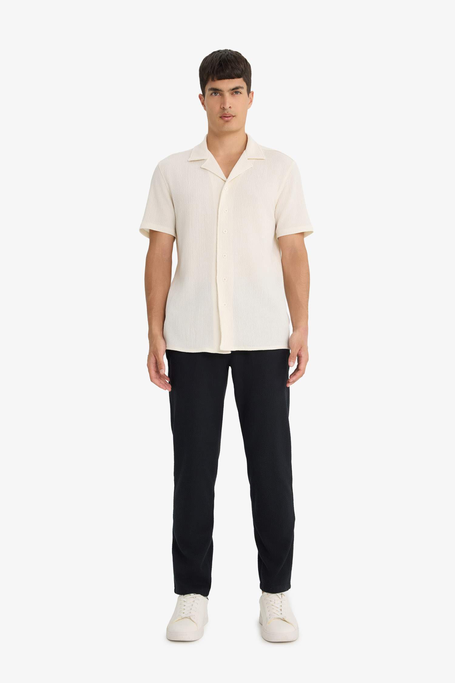 Modern Fit Polo Yaka Krinkıl Kumaş Dokulu Kısa Kollu Gömlek