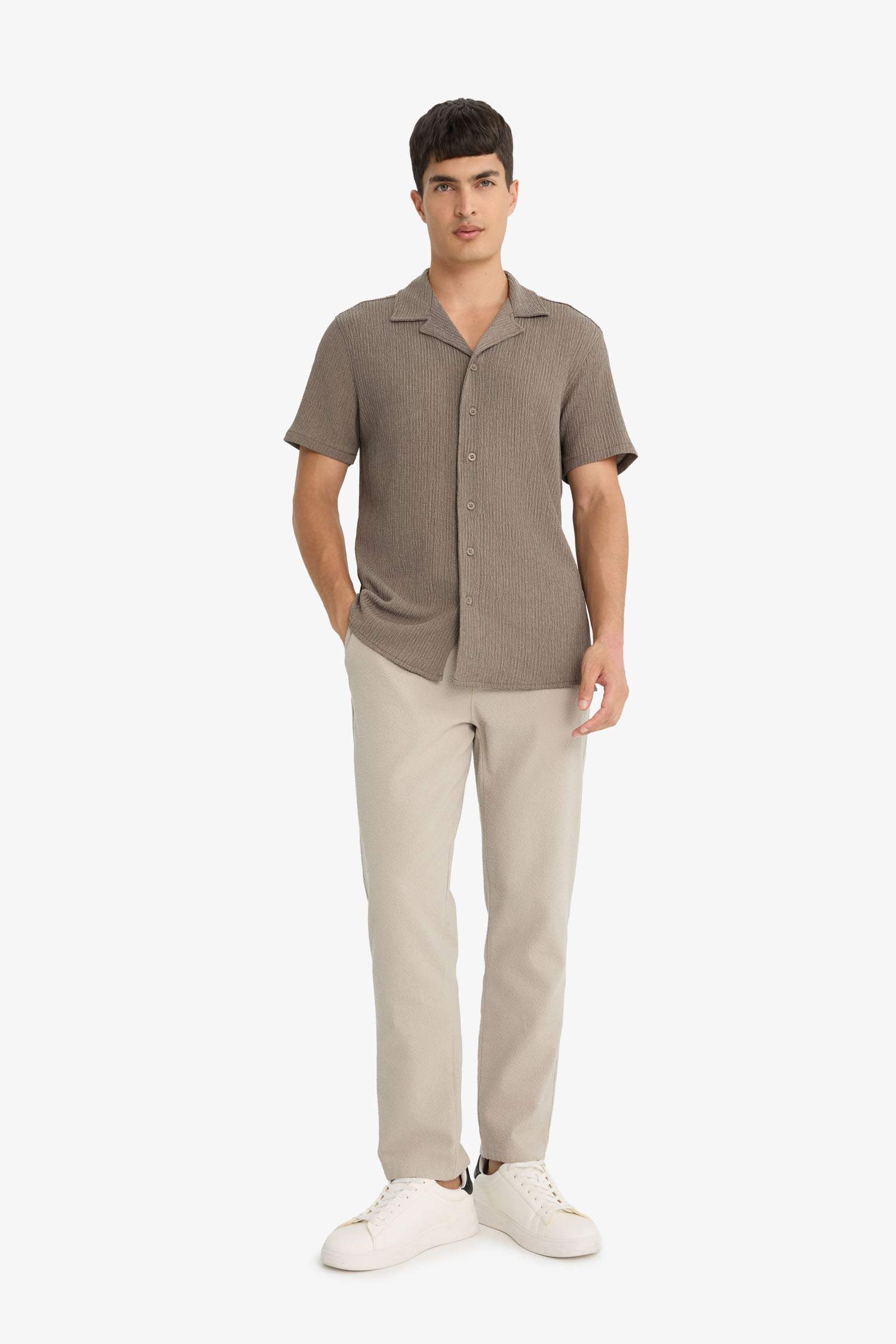 Modern Fit Polo Yaka Krinkıl Kumaş Dokulu Kısa Kollu Gömlek