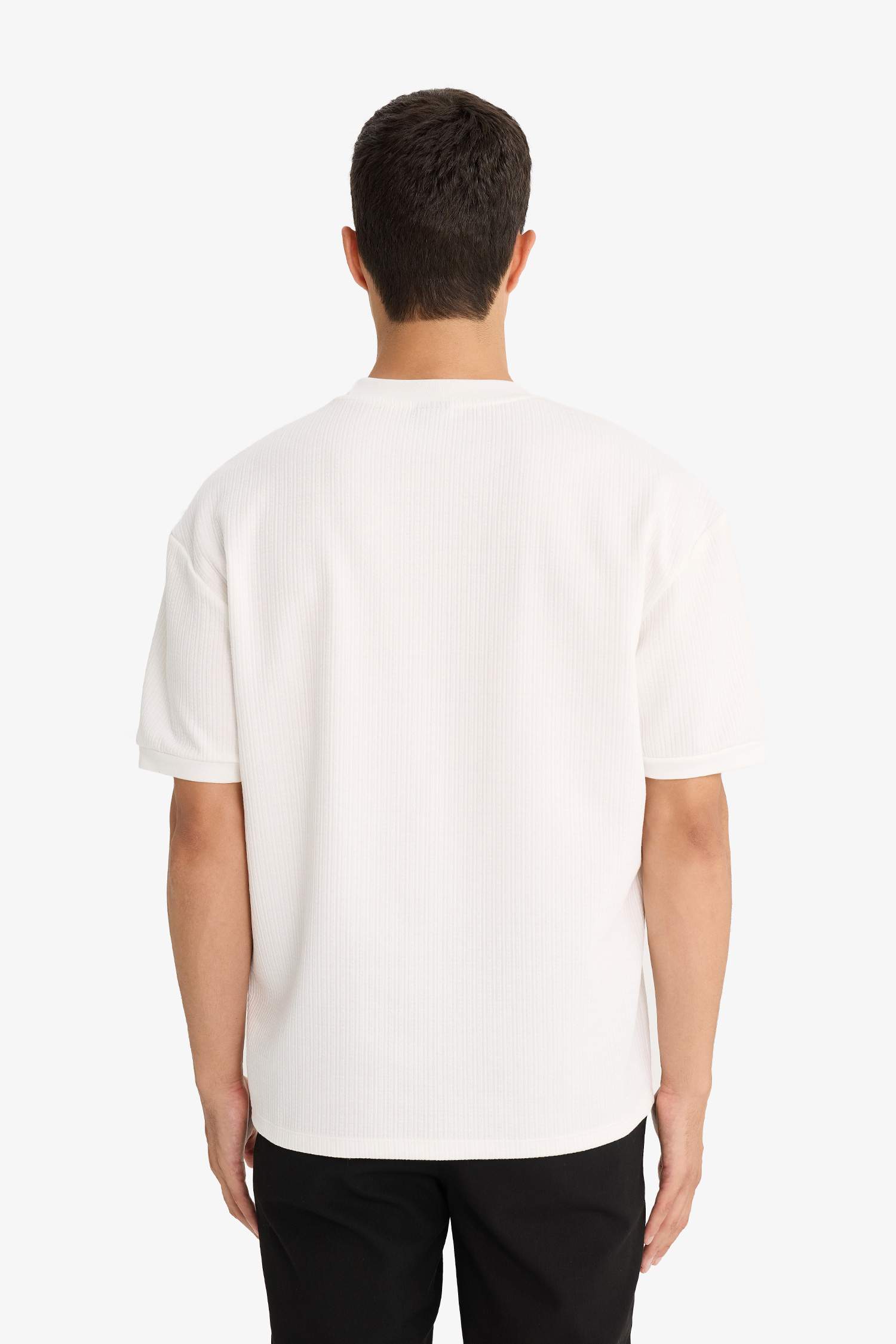 Oversize Geniş Kalıp Bisiklet Yaka Kısa Kollu Tişört