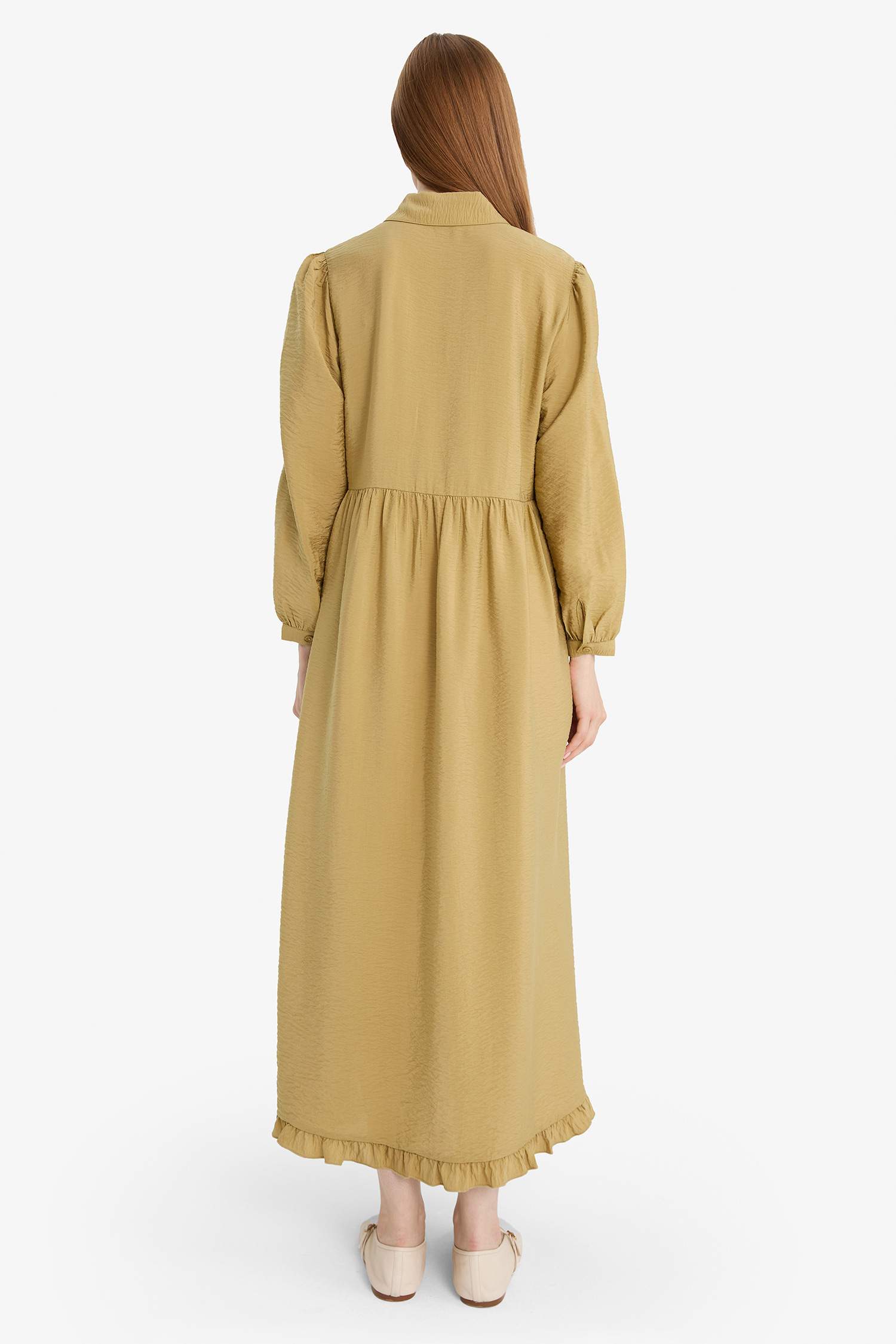 فستان كم طويل بكتف نازل برقبة قميص