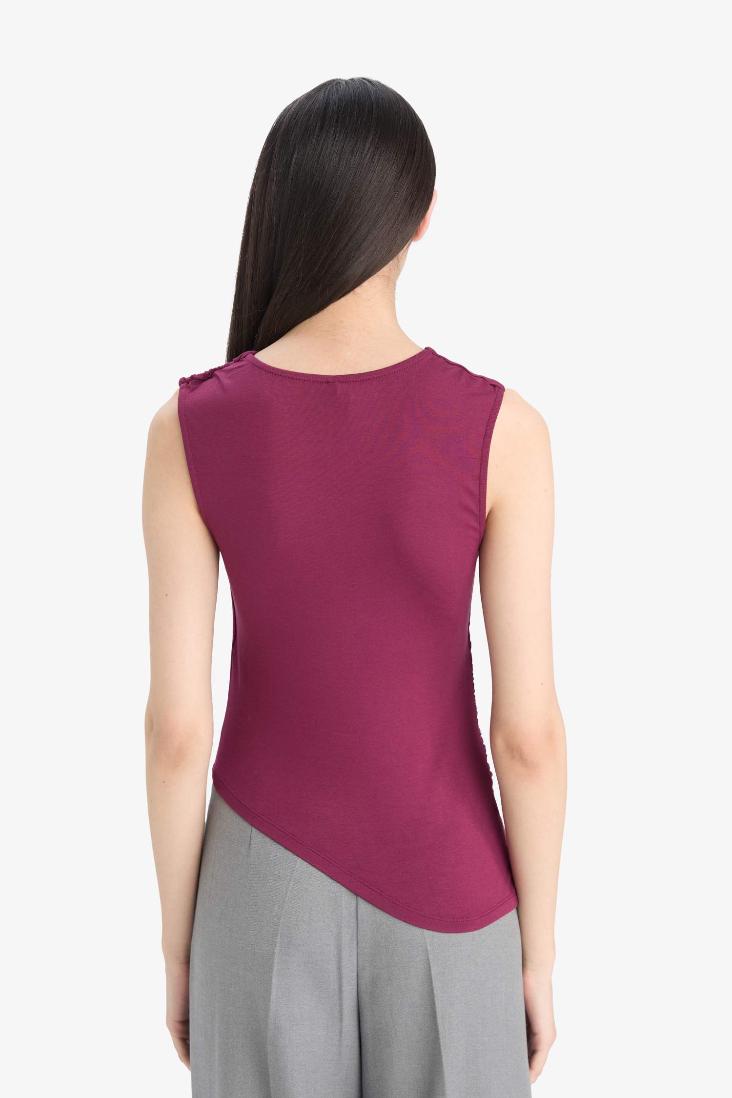 Top sans manches slim basique à col rond Coupe asymétrique