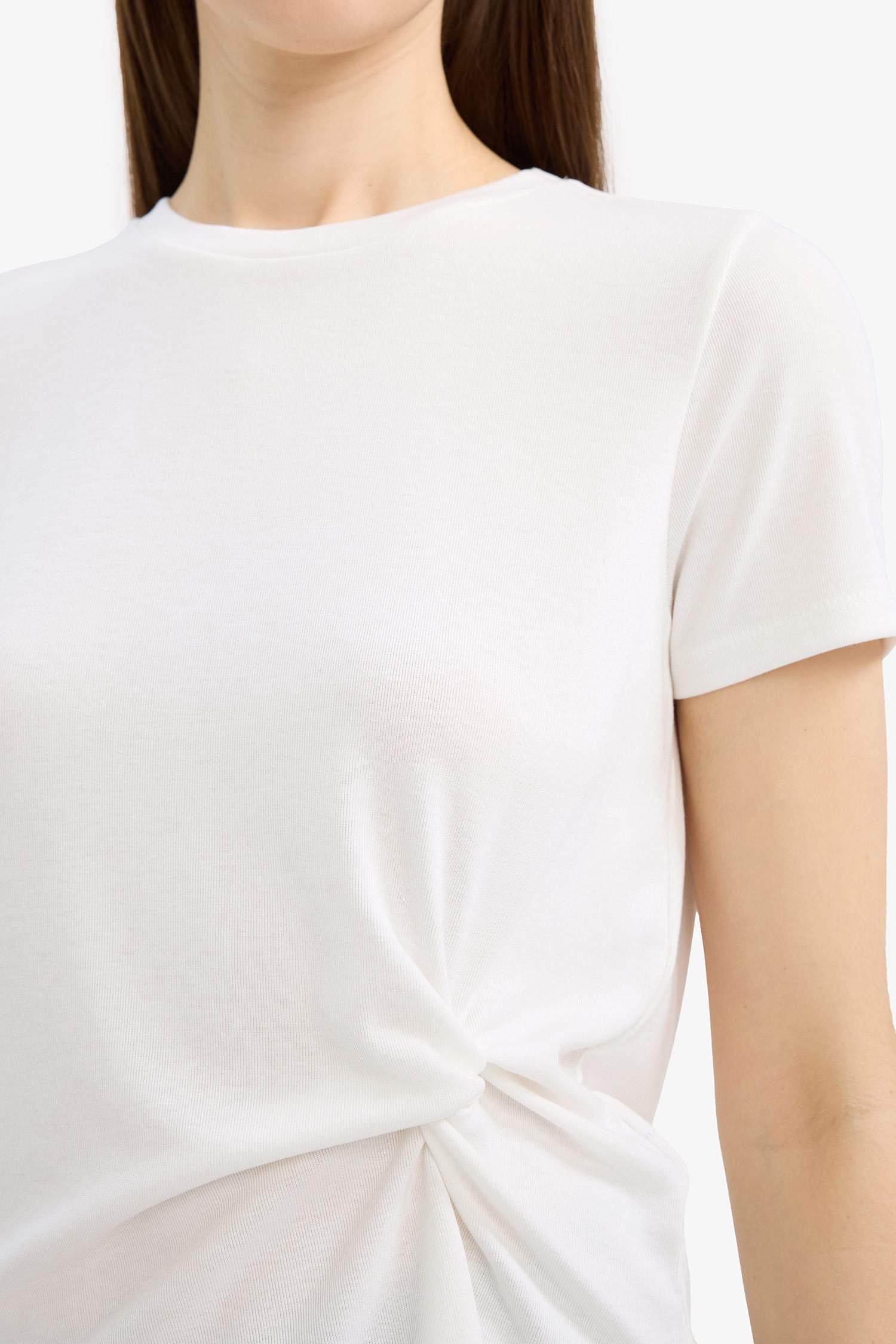 تيشيرت سليم نص كم برقبة مستديرة