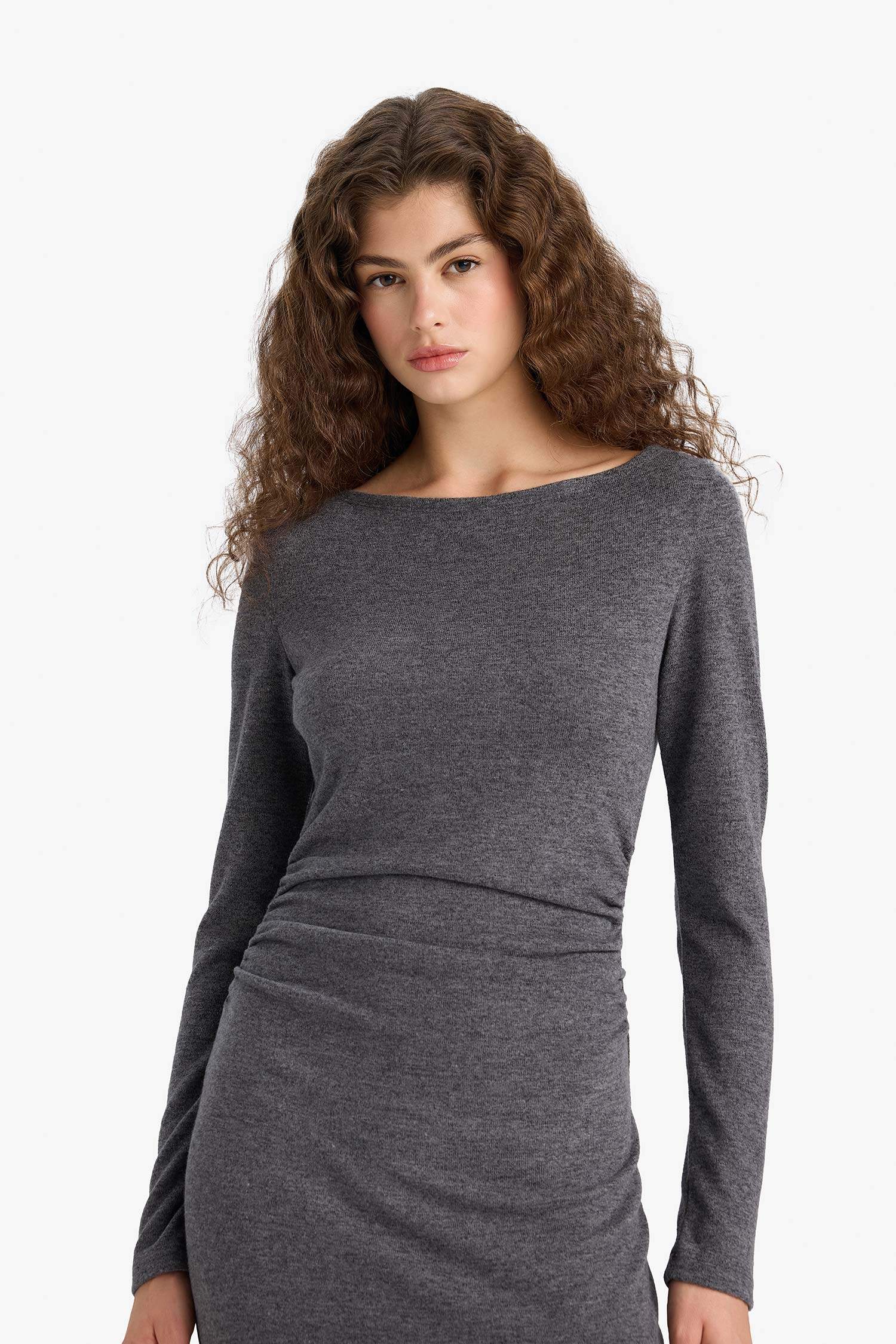 فستان طويل ردن طويل بوديكون بياخة عريضة