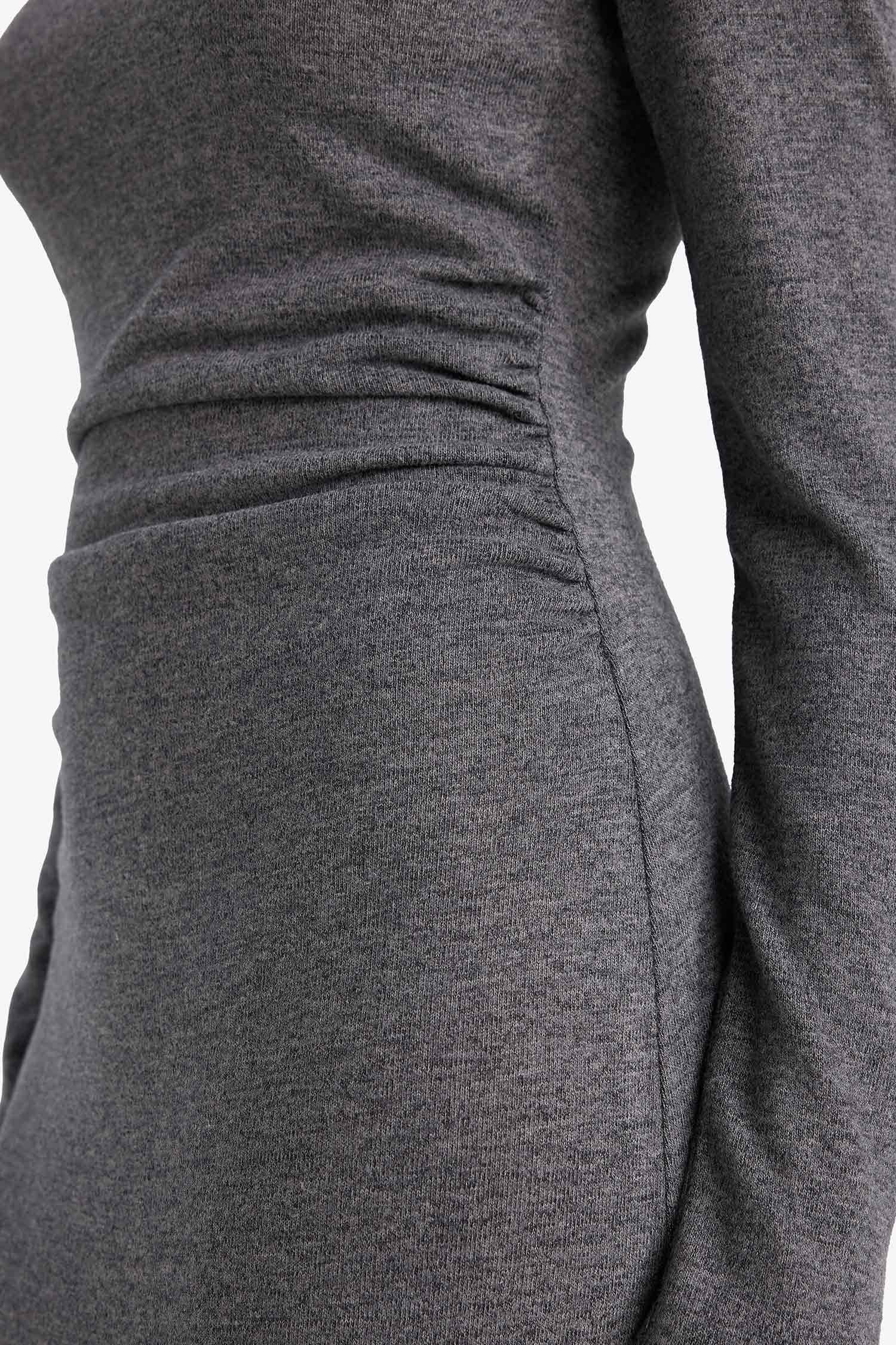 فستان طويل ردن طويل بوديكون بياخة عريضة