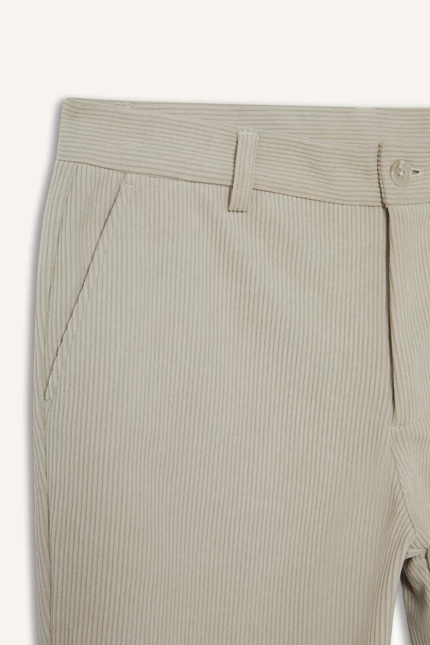 Pantalon en velours côtelé à jambes droites Coupe régulière