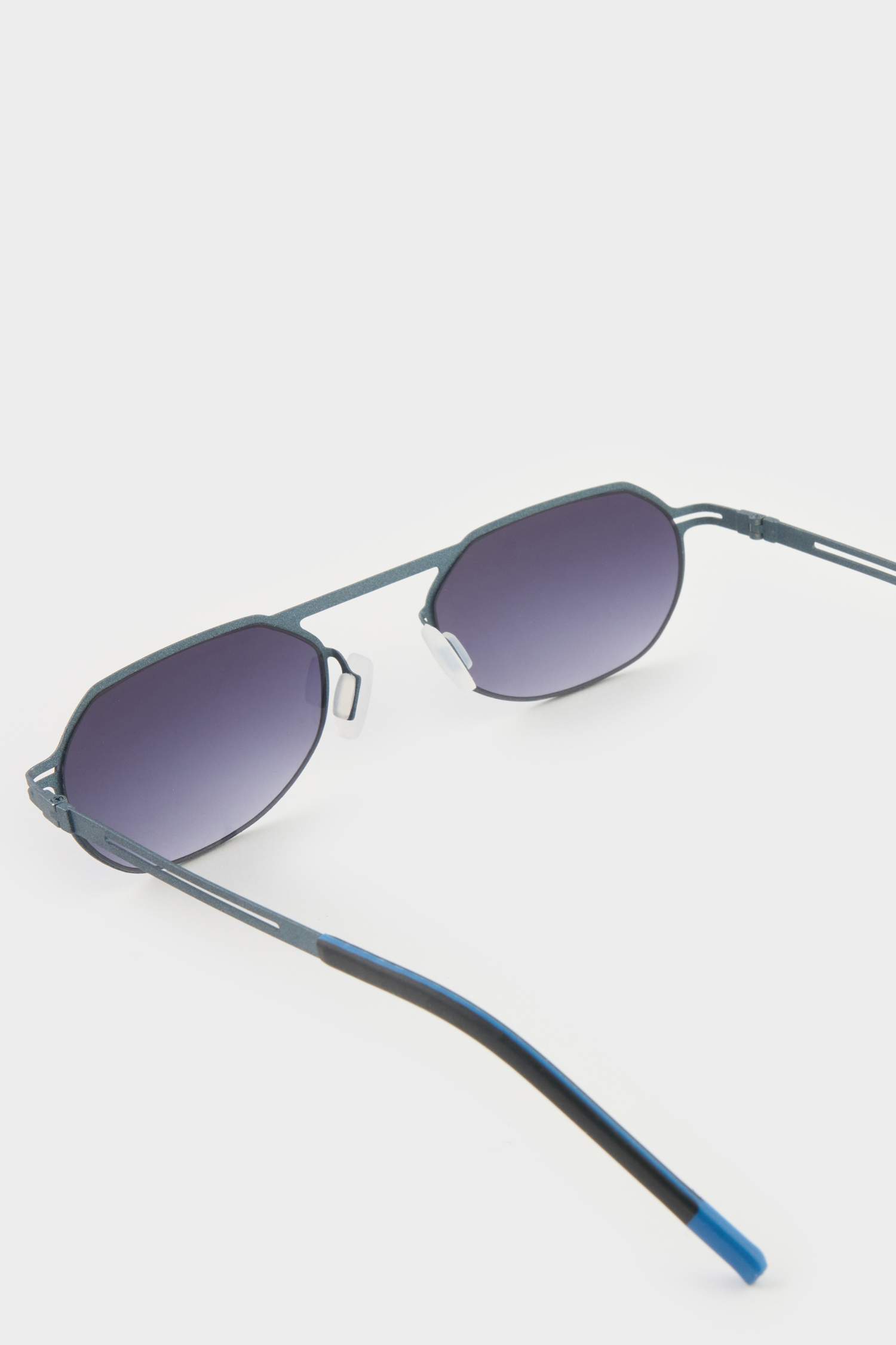 Erkek Küçük Oval Gri Metal Çerçeve Füme Cam UV Güneş Gözlüğü