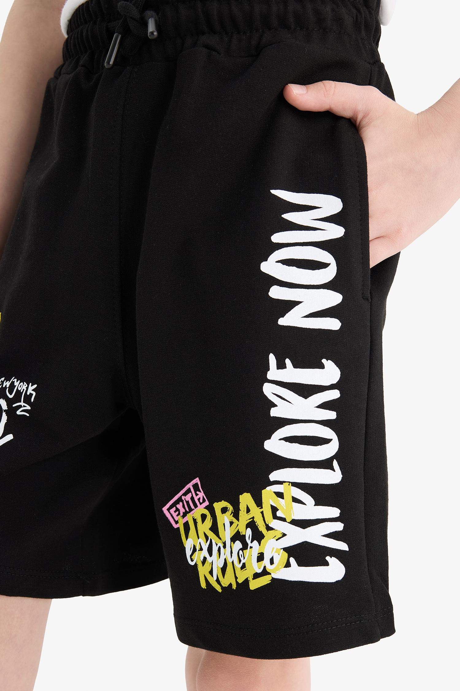 Boy Elastic Waist Printed Shorts