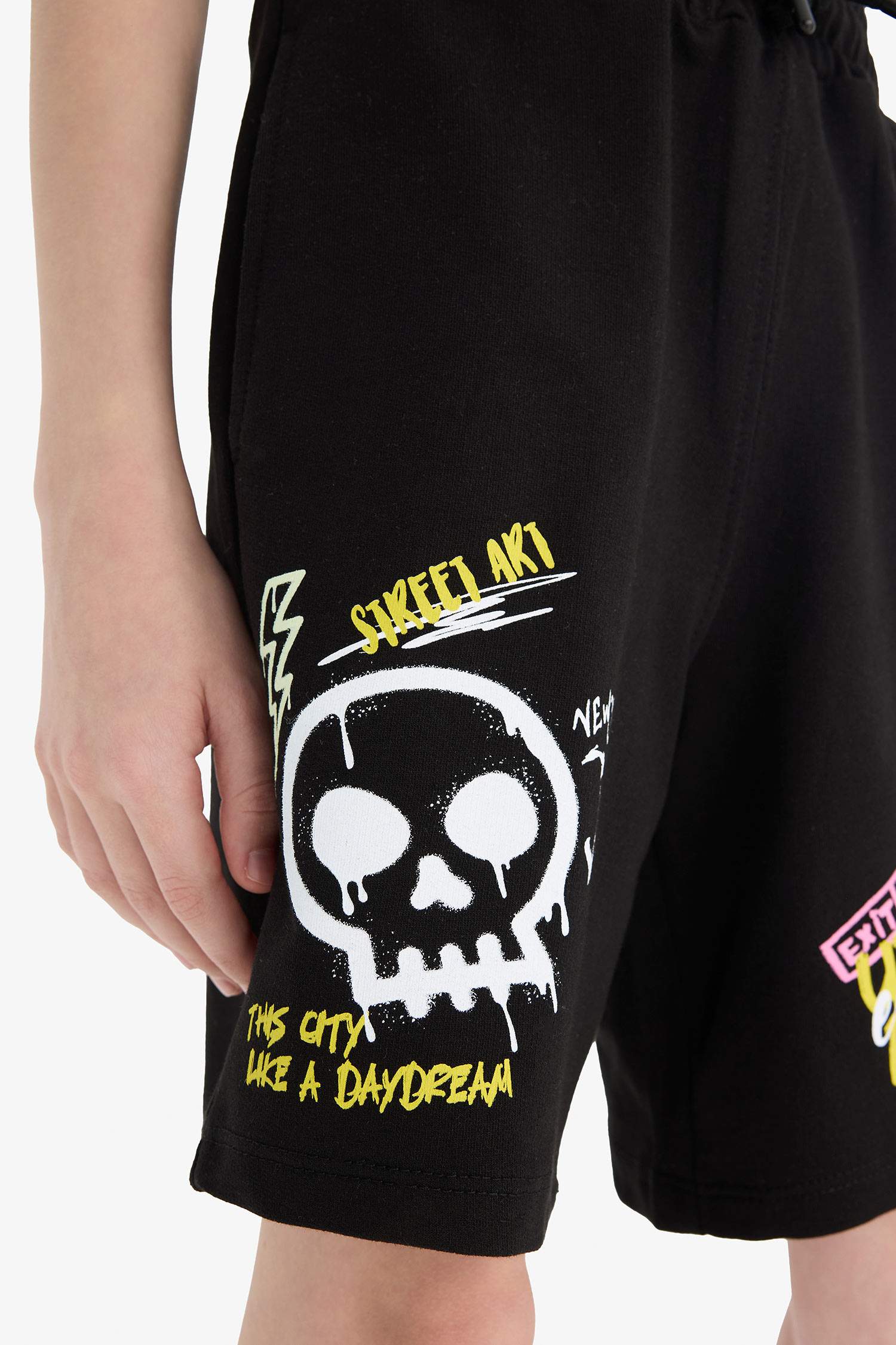 Boy Elastic Waist Printed Shorts