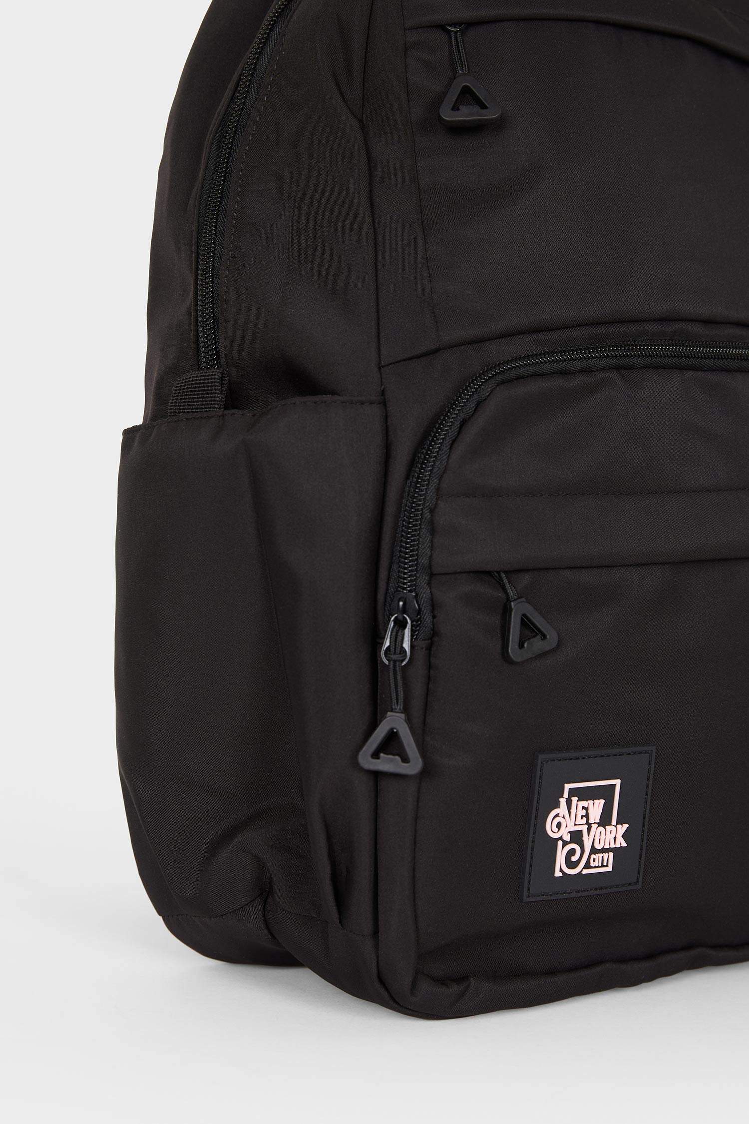 شنطة ظهر حريمي رجالي