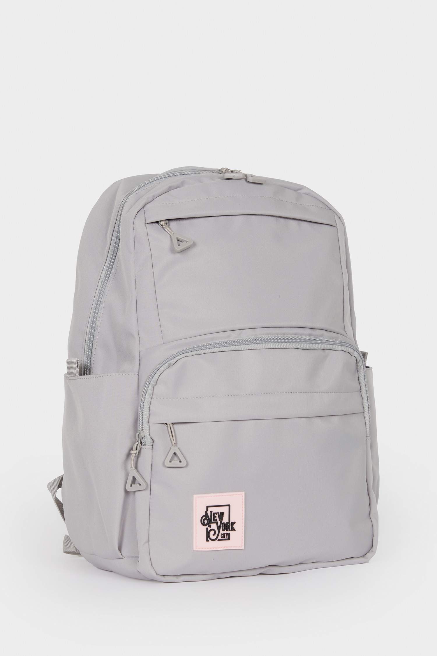 شنطة ظهر حريمي