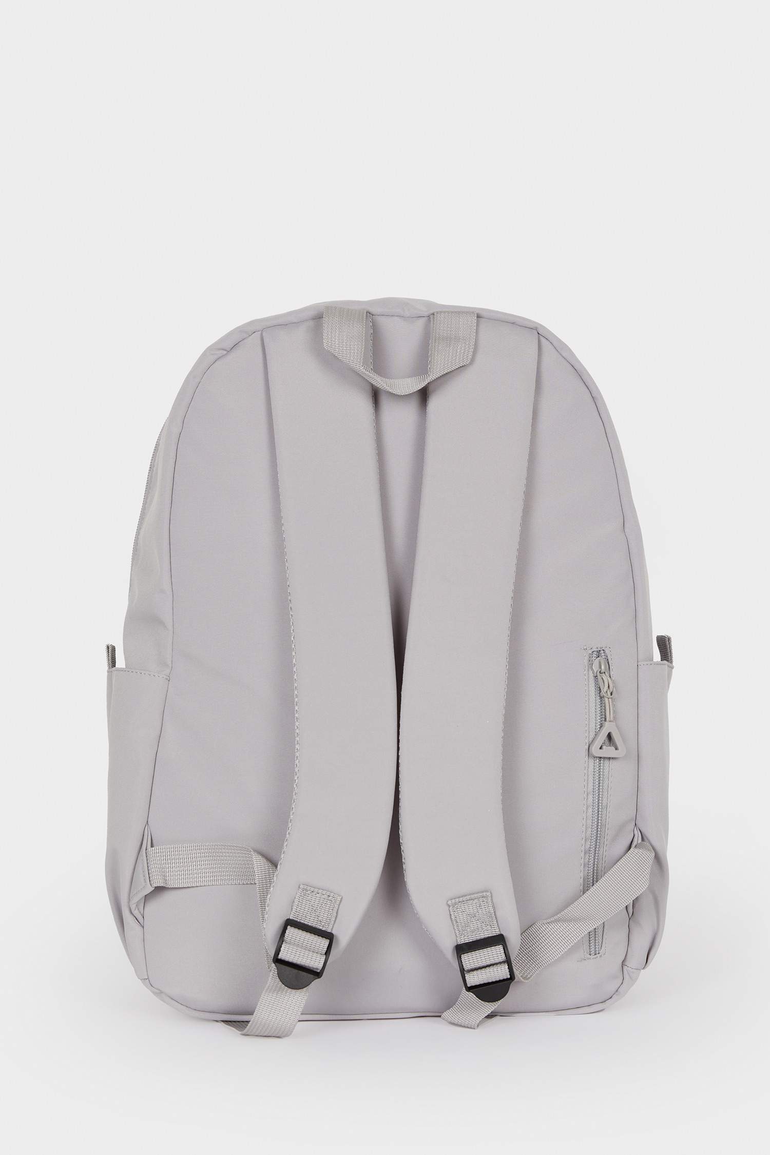 شنطة ظهر حريمي