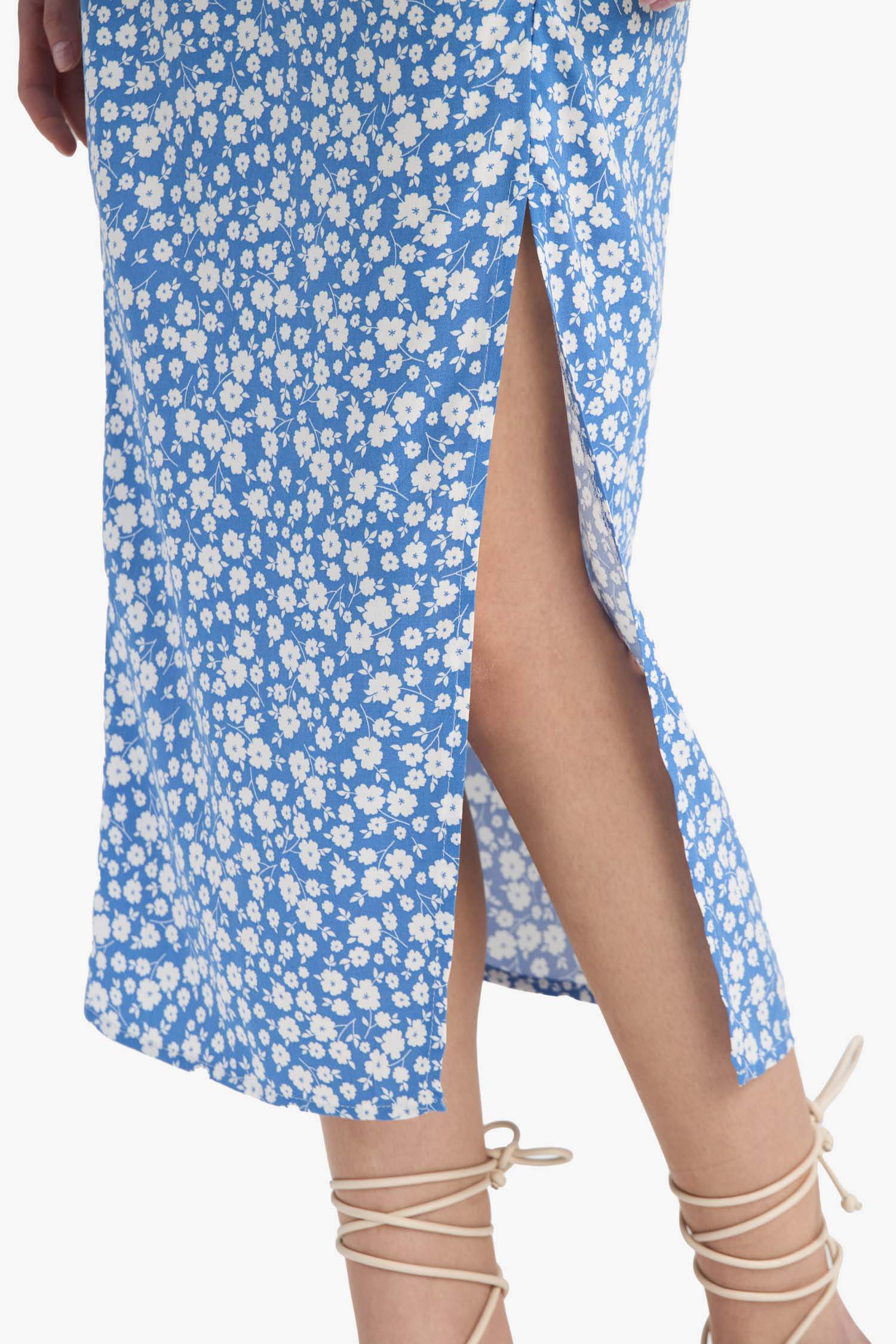 A Kesim Çiçek Desenli Yüksek Bel Yırtmaçlı Midi Etek