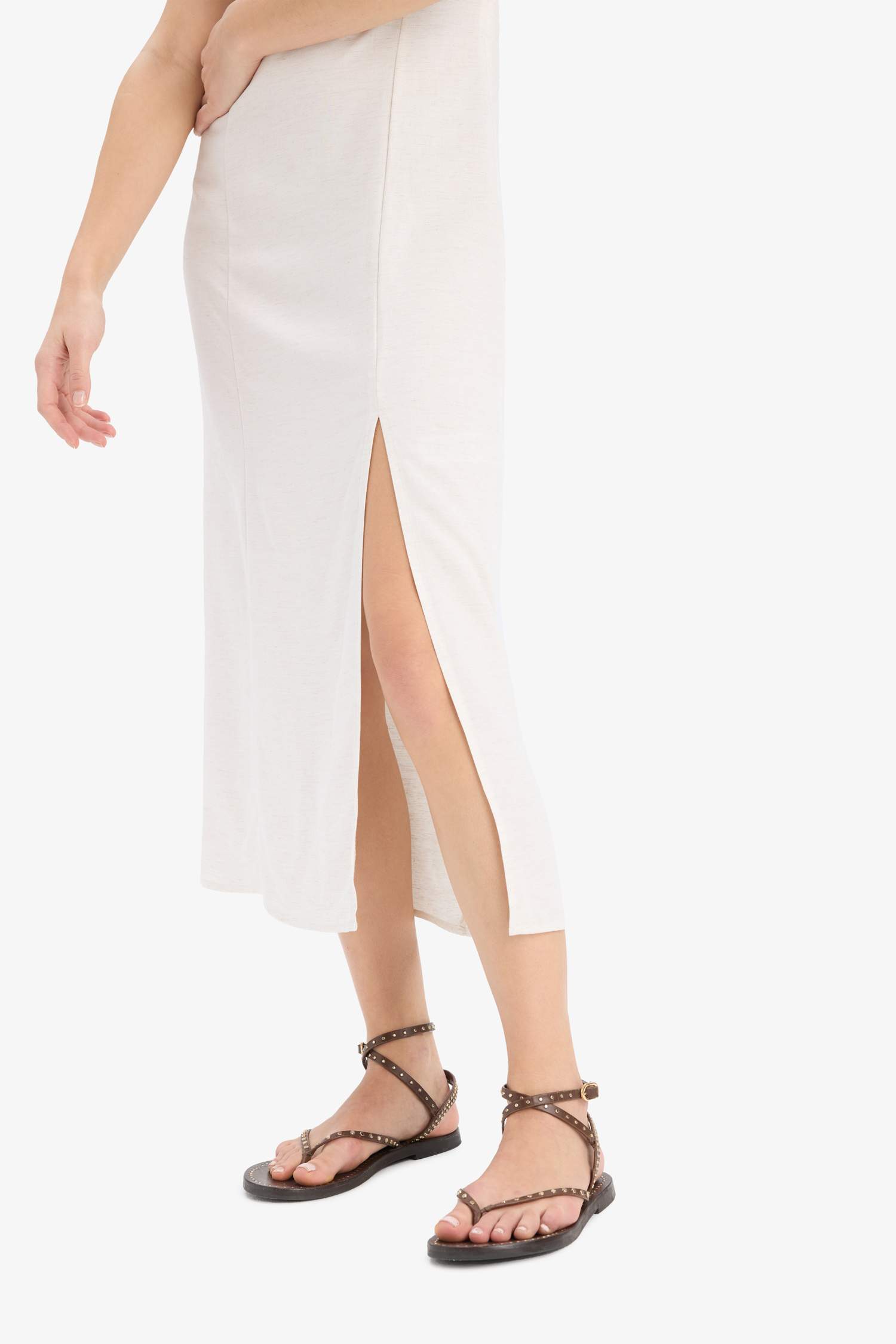 A Kesim V Yaka Keten Karışımlı Yırtmaçlı Kısa Kollu Midi Yazlık Elbise