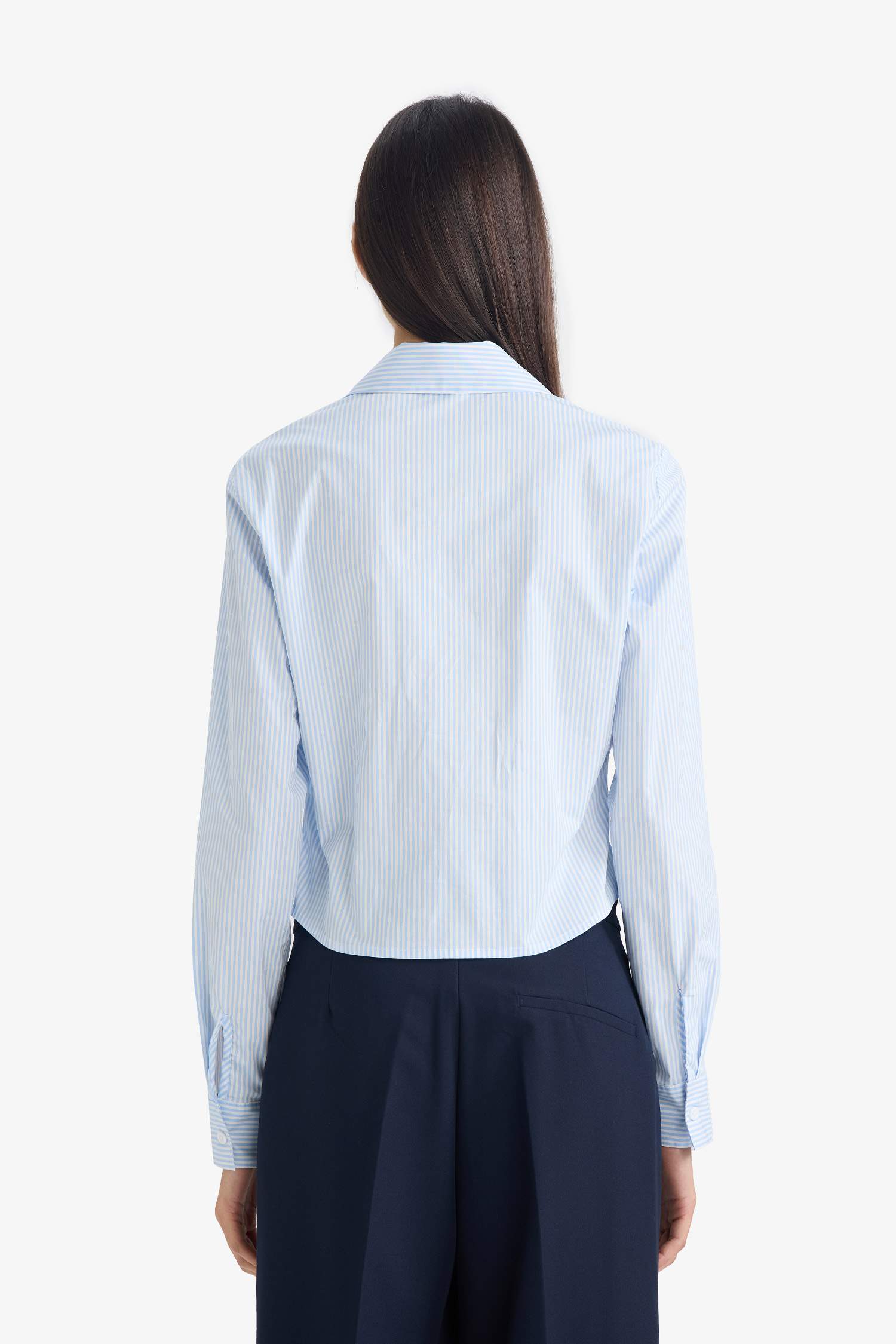 قميص ردن طويل مخصر