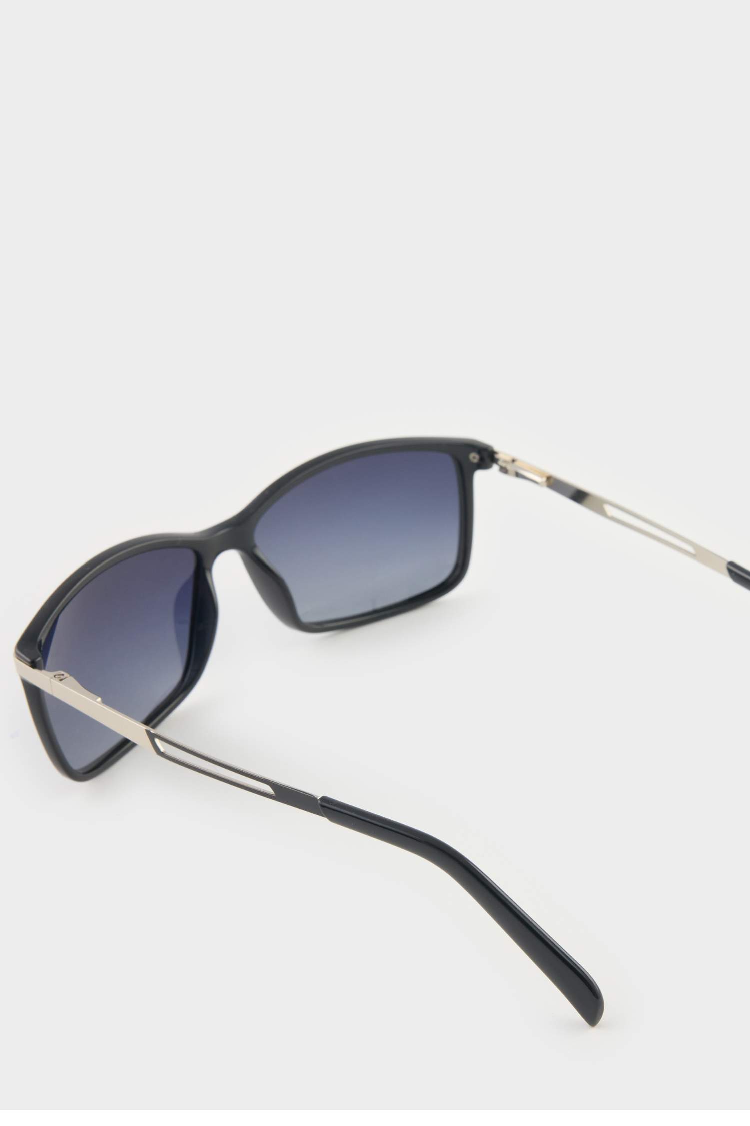 Erkek Klasik Siyah Plastik Çerçeve Siyah Cam Polarize Güneş Gözlüğü