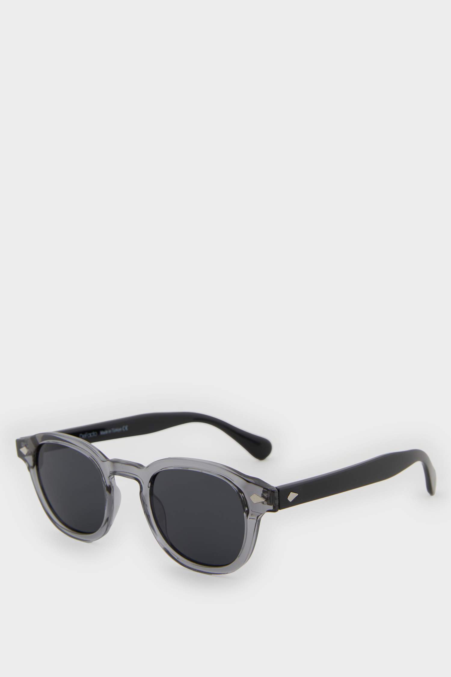 Man Round Sunglasses