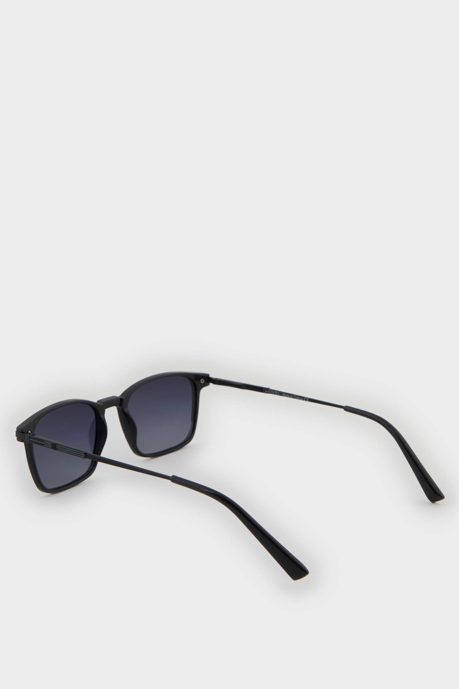 Erkek Kare Siyah Plastik Çerçeve Siyah Cam Polarize Güneş Gözlüğü