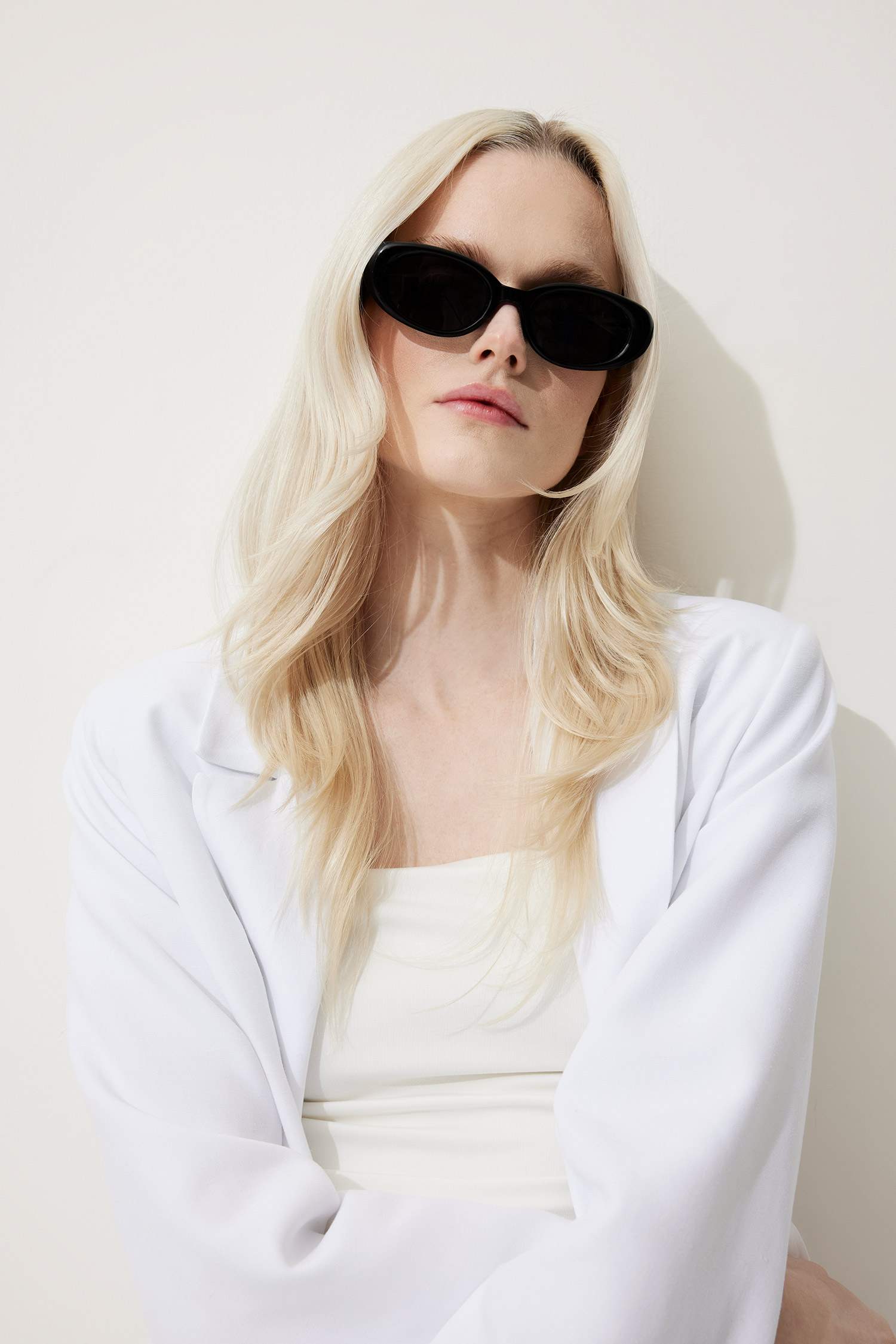 Kadın Yuvarlak Siyah Plastik  Çerçeve Siyah Cam UV Güneş Gözlüğü