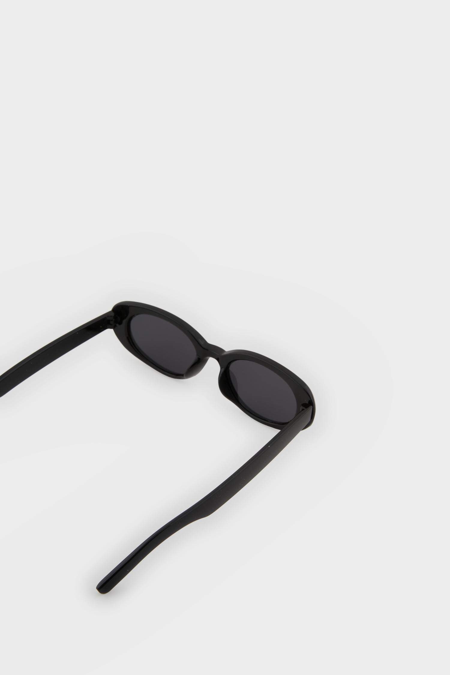 Kadın Yuvarlak Siyah Plastik  Çerçeve Siyah Cam UV Güneş Gözlüğü