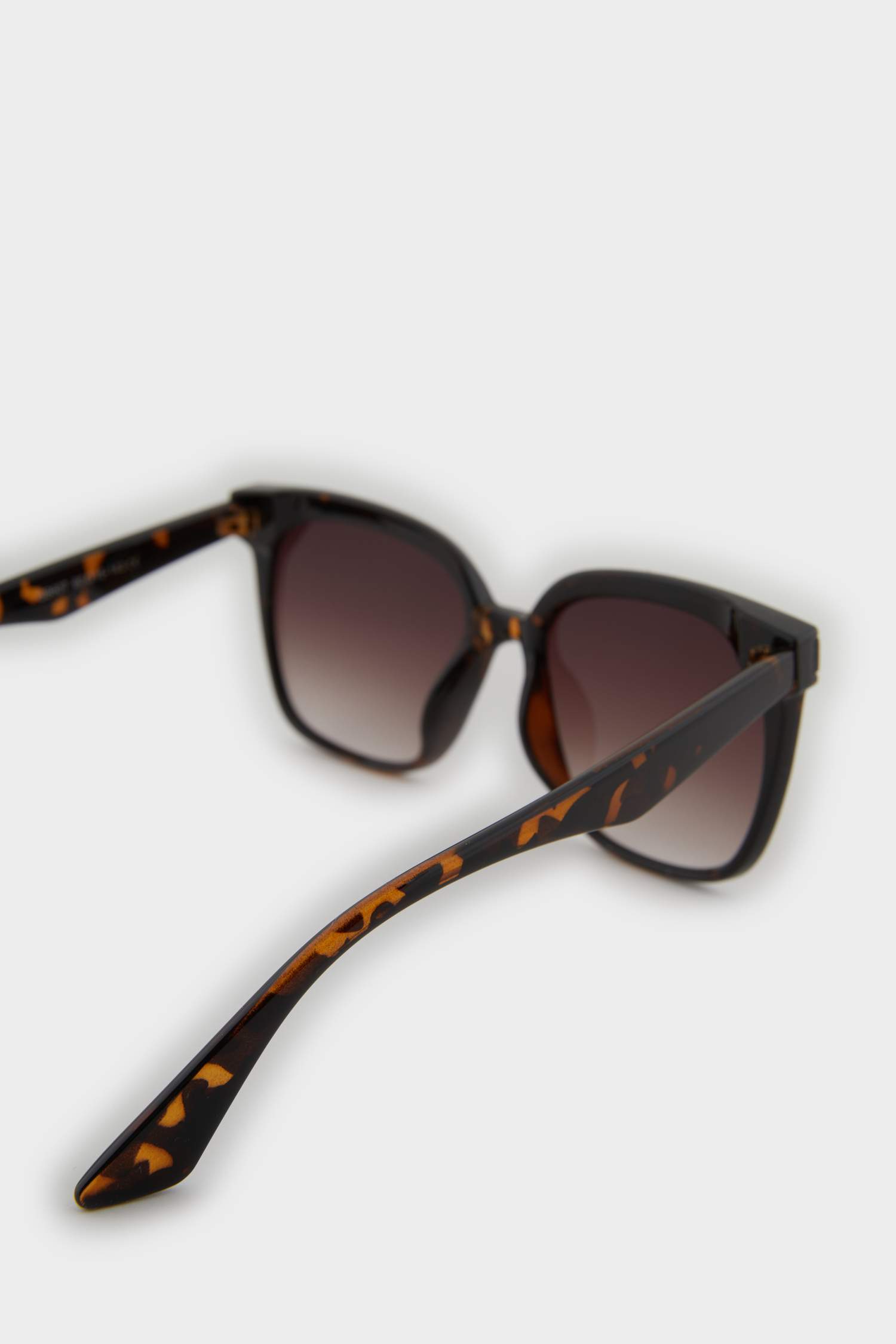 Kadın Yuvarlak Leopar Çerçeve Kahve Cam UV Güneş Gözlüğü