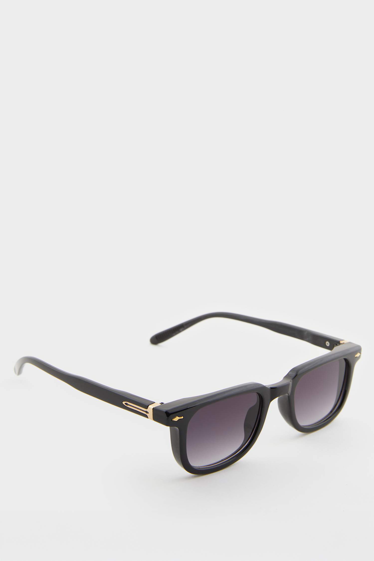 Kadın Siyah Plastik Çerçeve Siyah Cam Klasik UV Güneş Gözlüğü