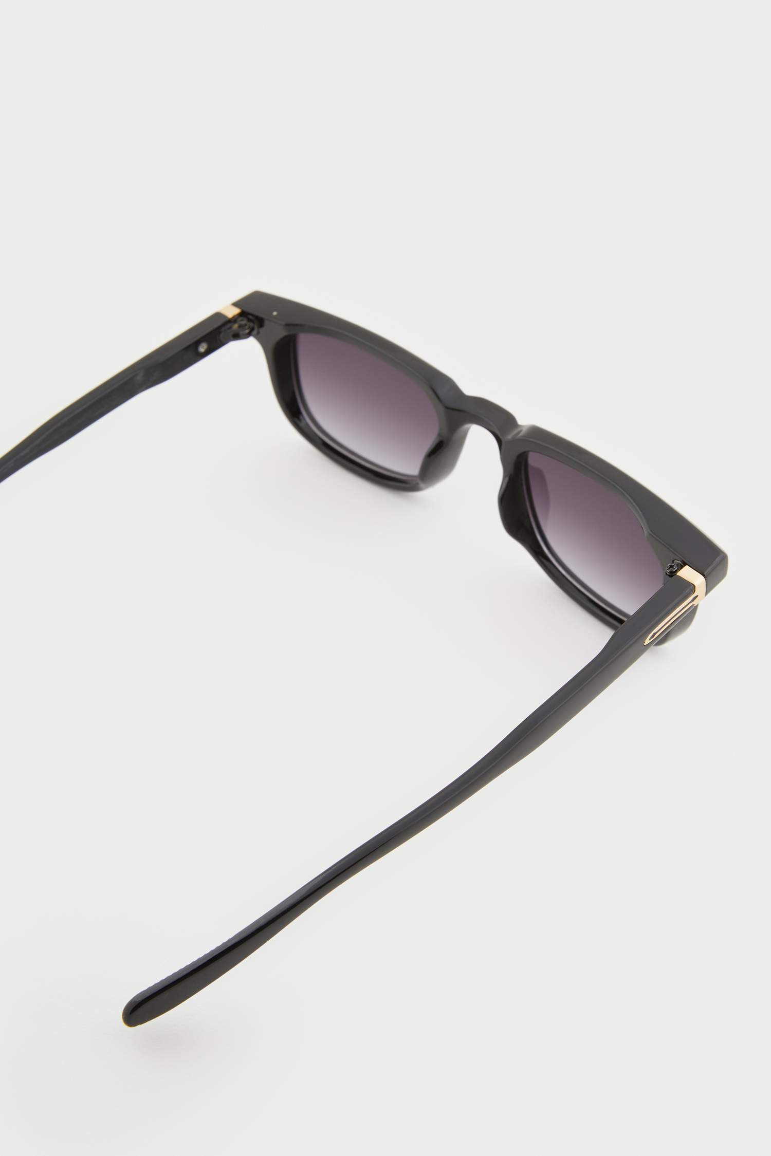 Kadın Siyah Plastik Çerçeve Siyah Cam Klasik UV Güneş Gözlüğü