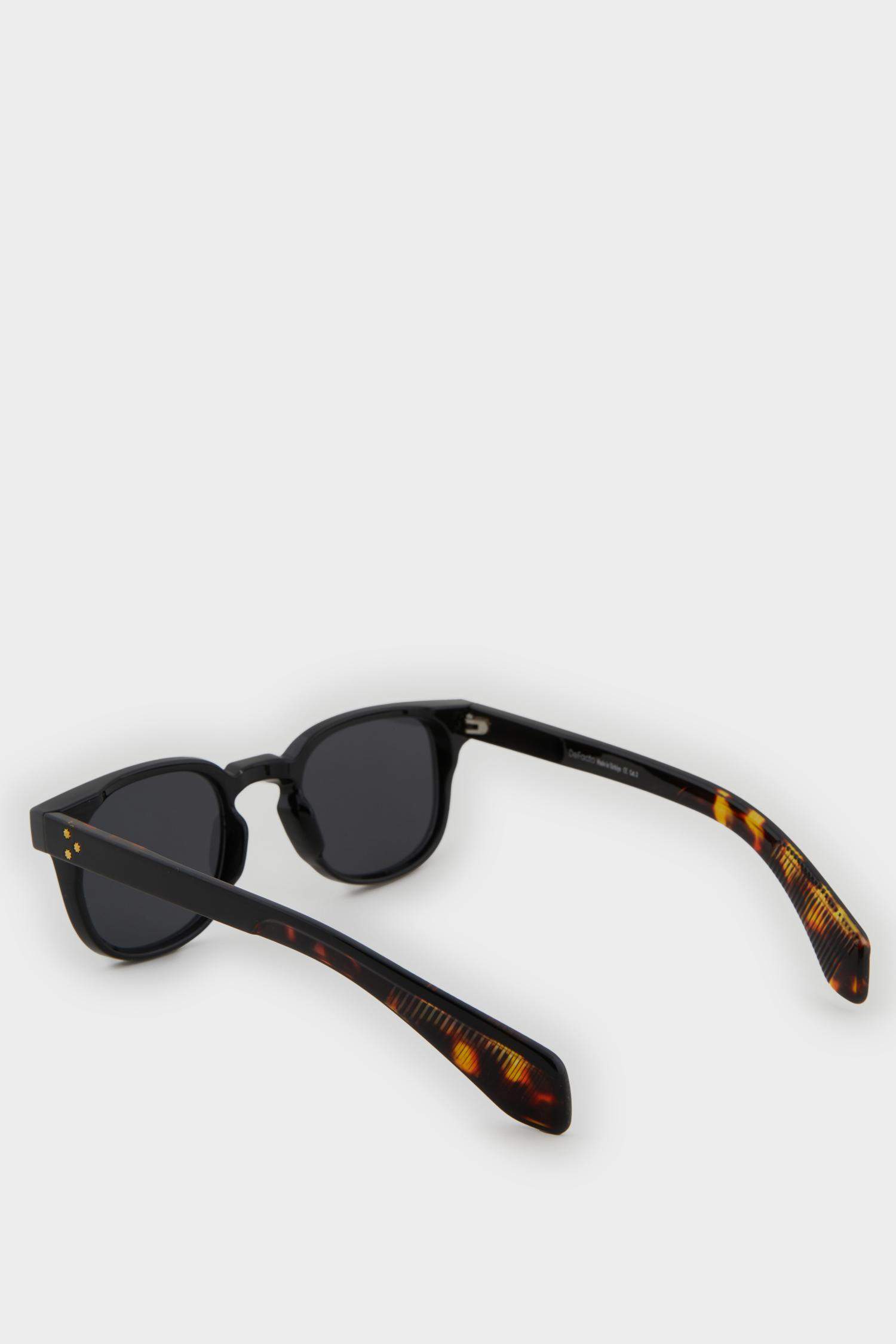 Kadın Yuvarlak Siyah Plastik Çerçeve Siyah Cam UV Güneş Gözlüğü