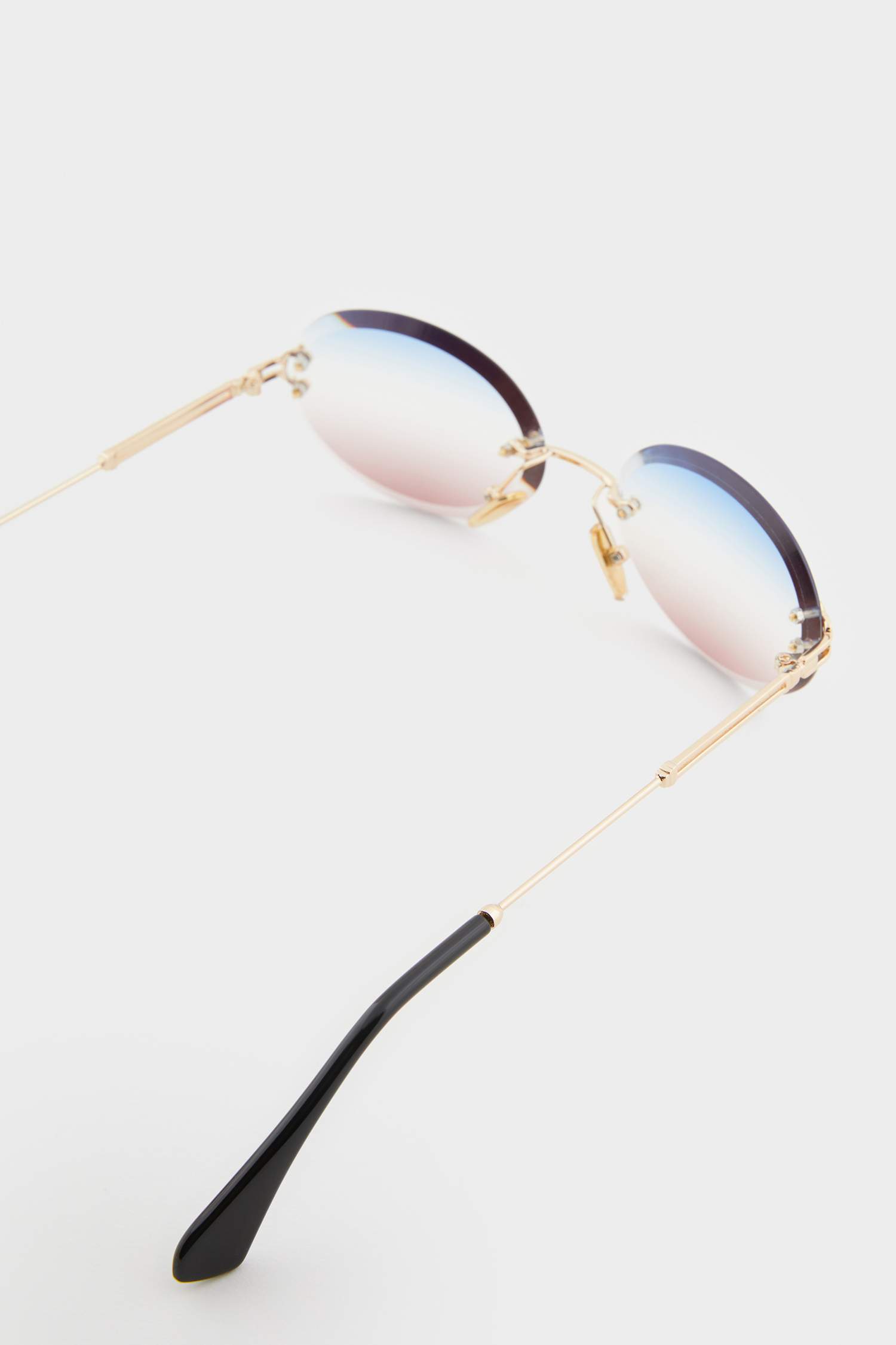 Kadın Yuvarlak Şeffaf Metal Çerçeve Degrade Cam UV Güneş Gözlüğü