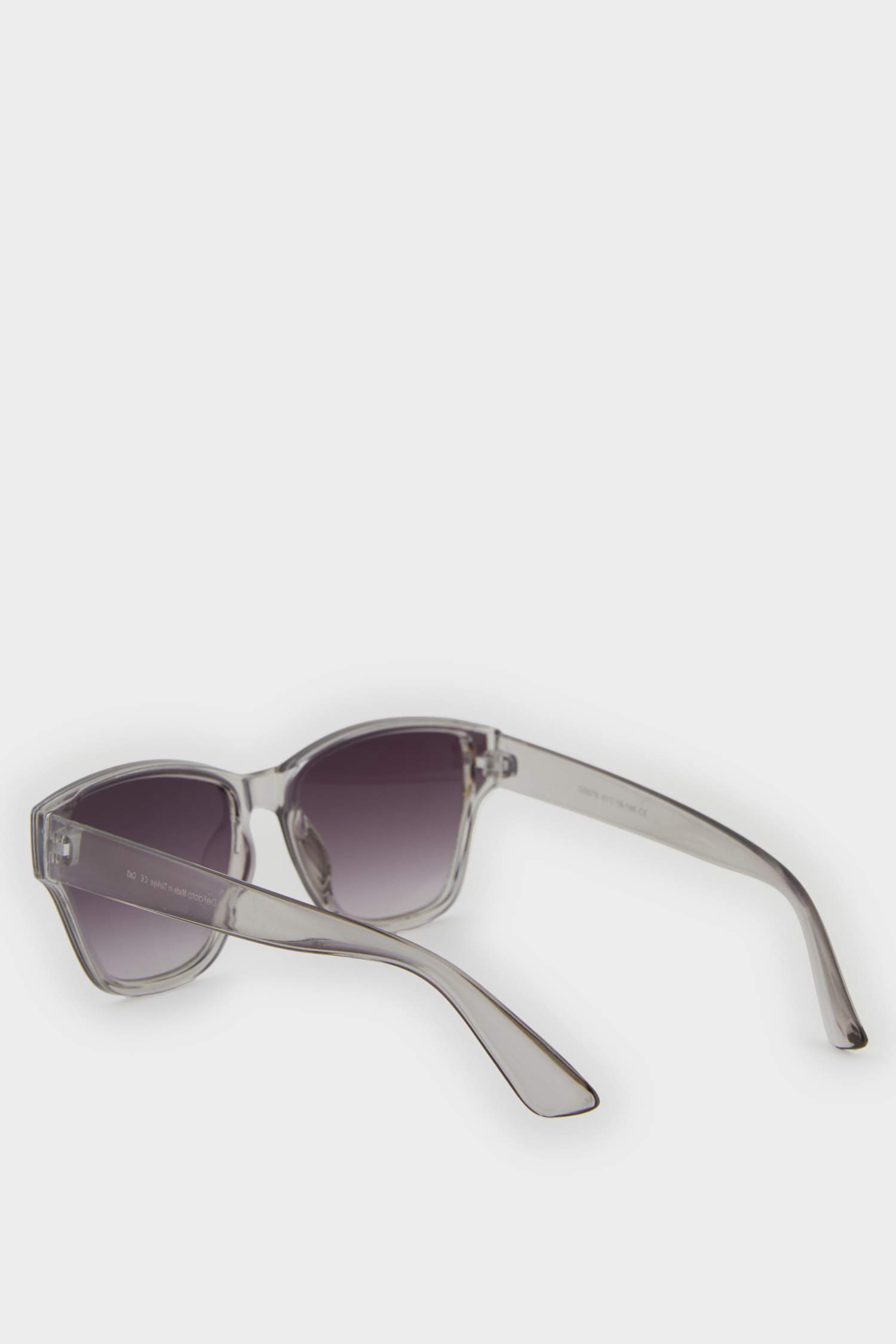 Kadın Oval Beyaz Transparan Çerçeve Siyah Cam UV Güneş Gözlüğü