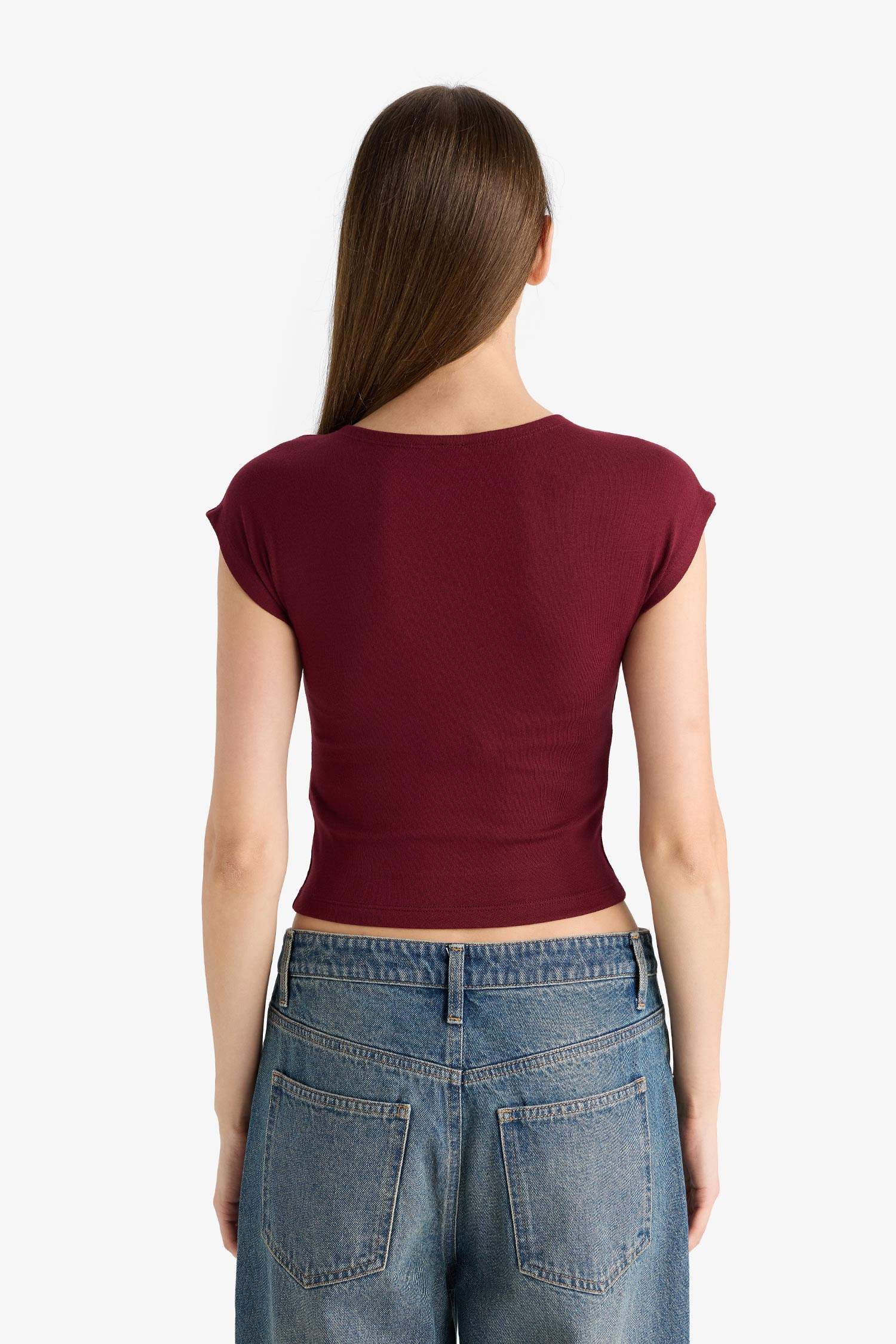 تيشيرت نص ردن بيزك سادة سليم فيت برقبة مستديرة