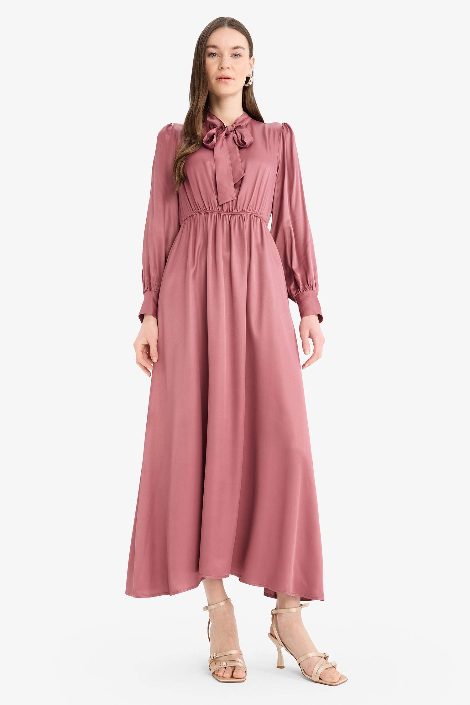 	Regular Fit Fiyonk Yaka Saten Uzun Kollu Midi Elbise