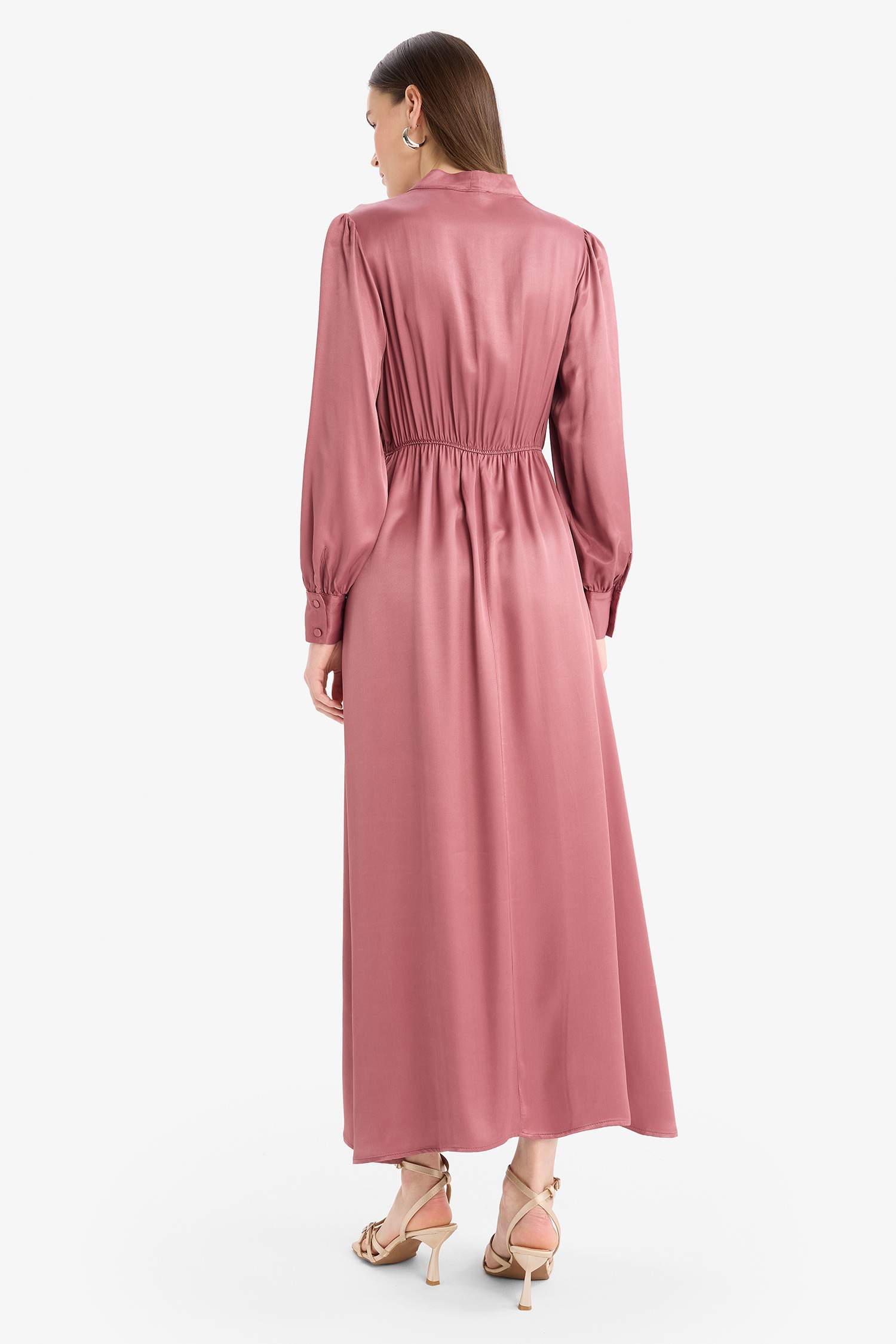 	Regular Fit Fiyonk Yaka Saten Uzun Kollu Midi Elbise