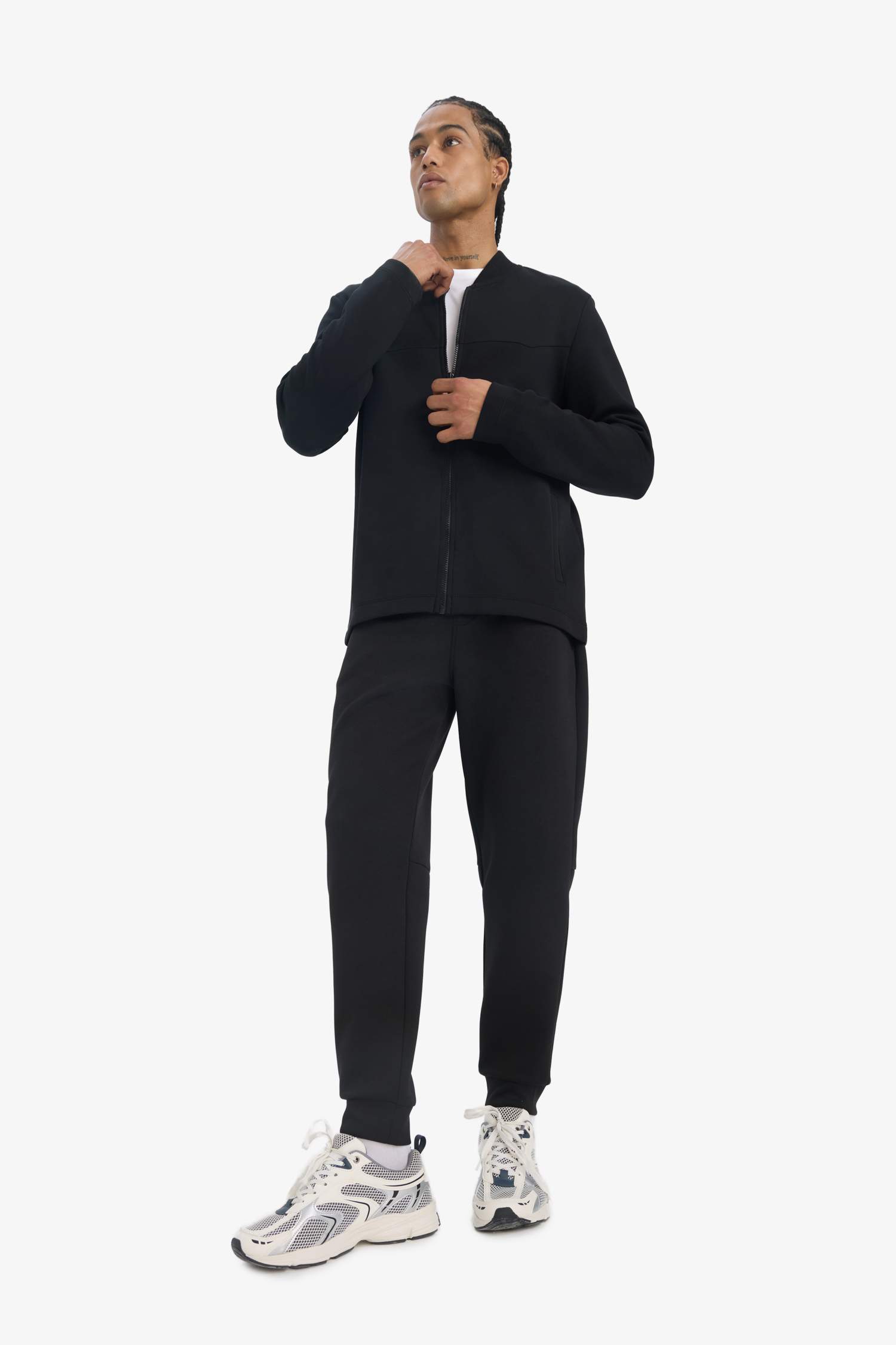 جاكيت رياضي بومبر قماش سكوبا سليم فيت بسحاب من DeFactoFit