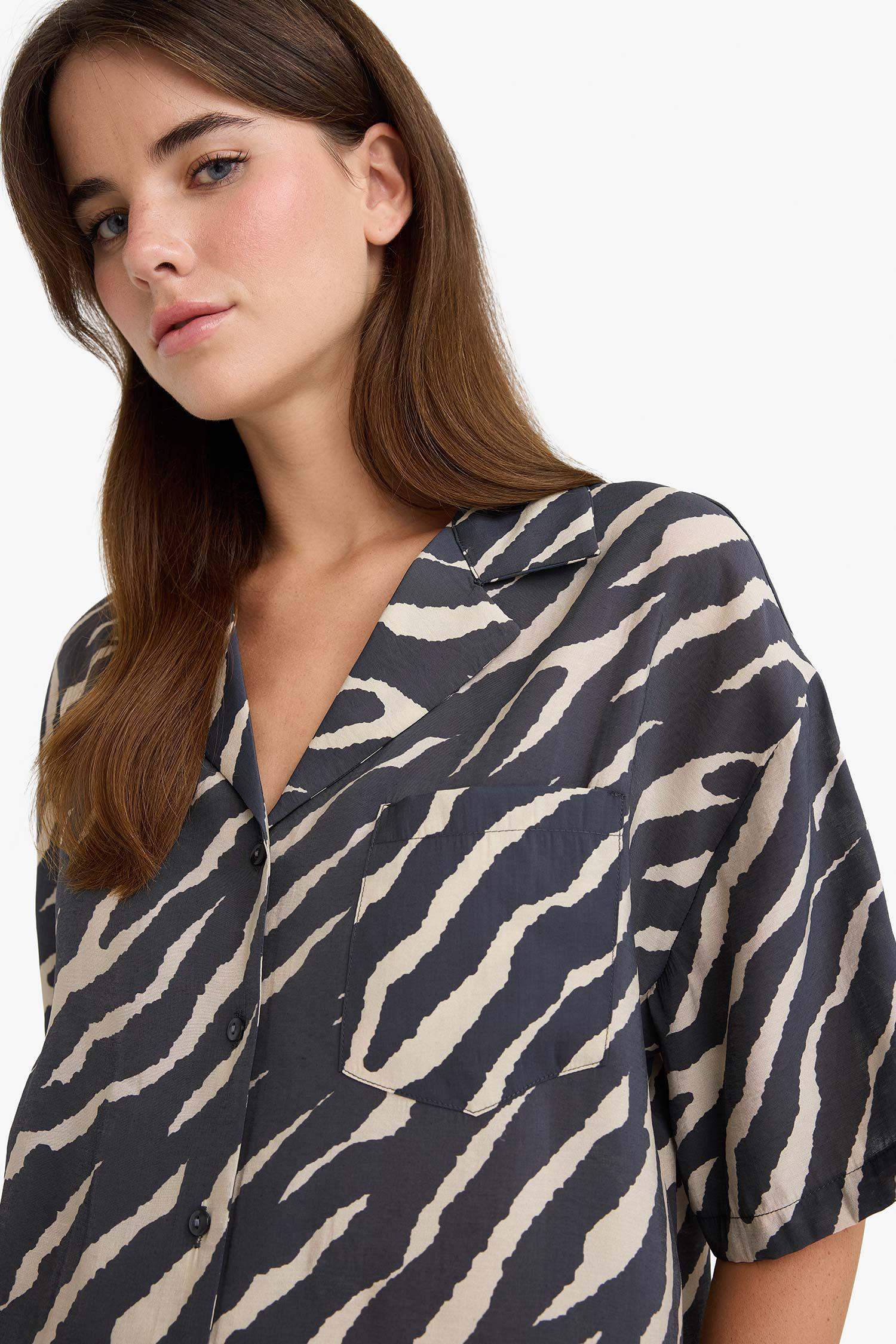 	Loose Fit Zebra Desenli Modal Kısa Kollu Gömlek