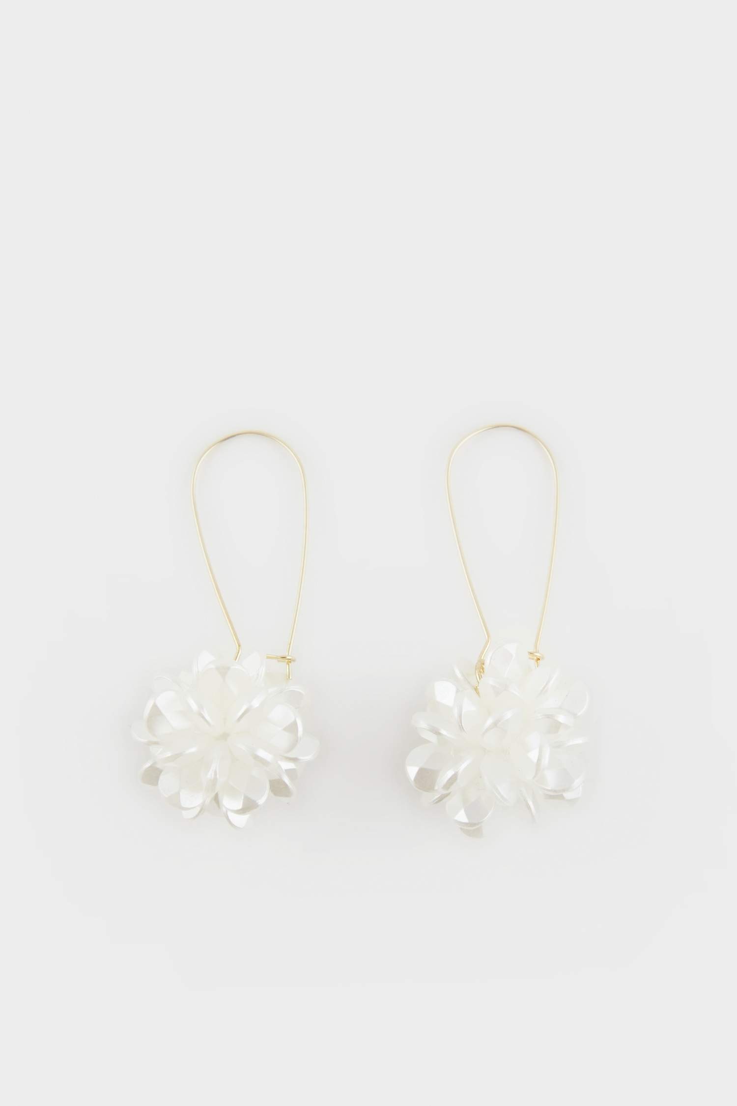 Woman White Floral Dangle Earring