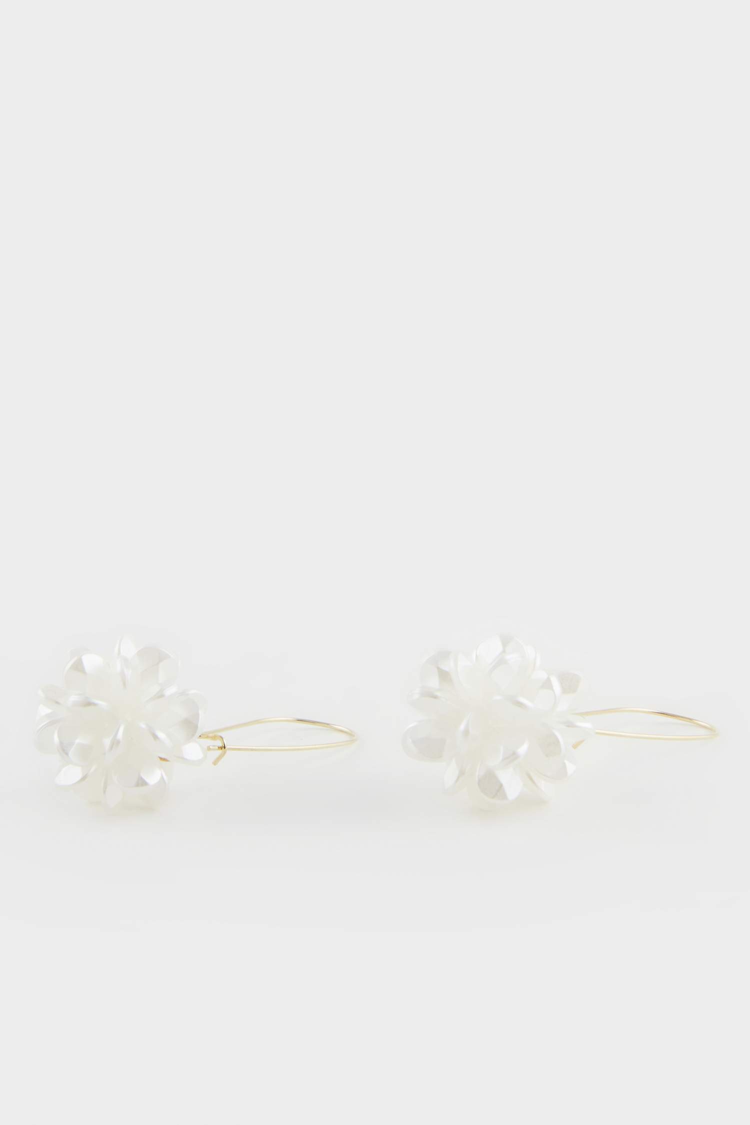 Woman White Floral Dangle Earring