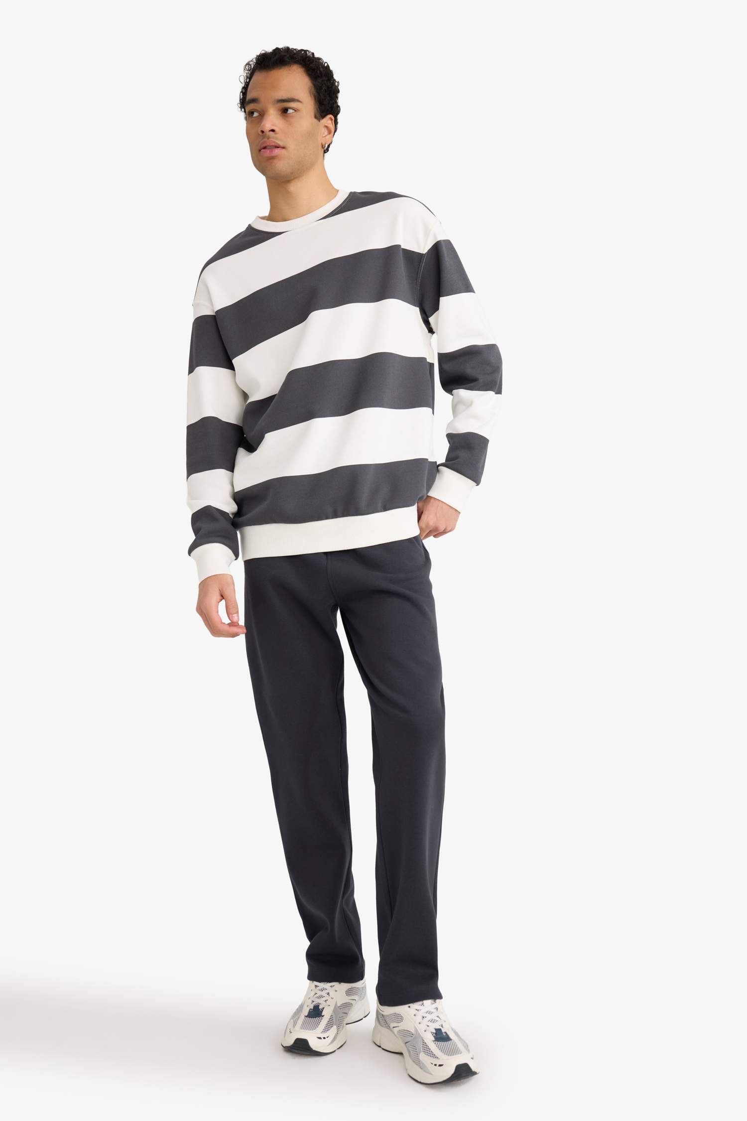 Regular Fit Beli Bağcıklı Düz Paça Eşofman Altı 