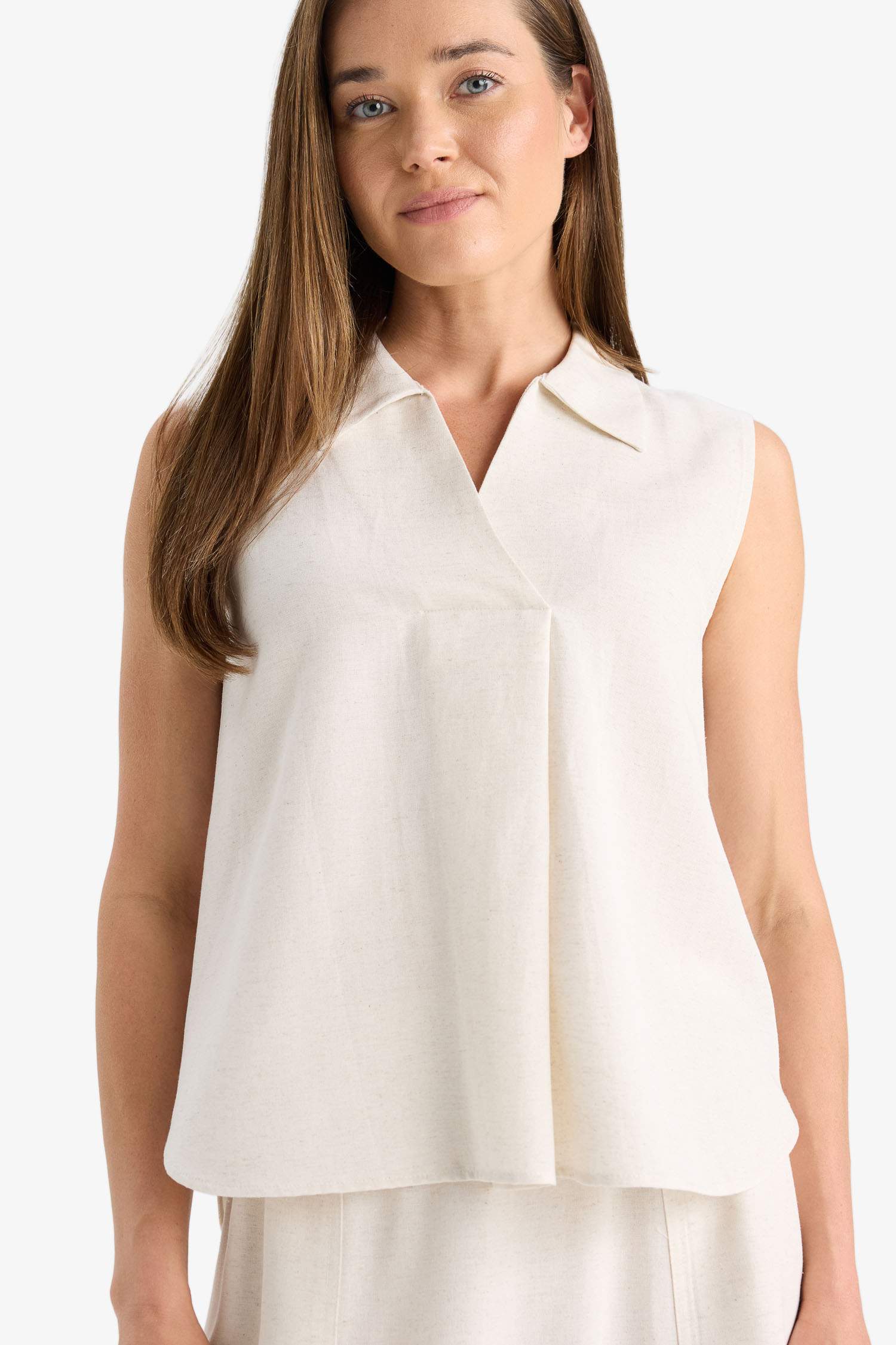 بلوزة بدون كم قصة عادية برقبة V من مزيج الكتان