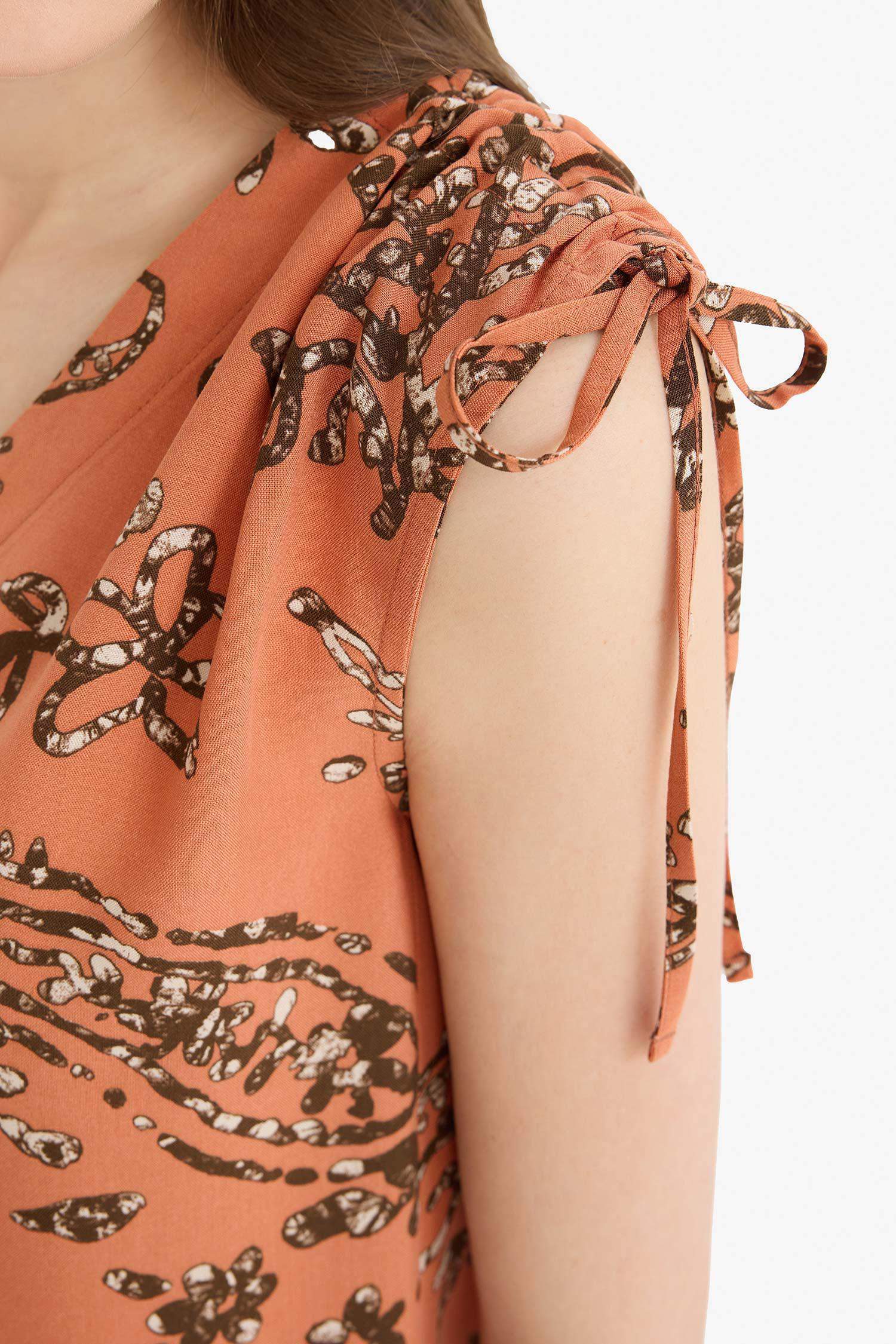 Regular Fit V-Neck Short Sleeve Shirt