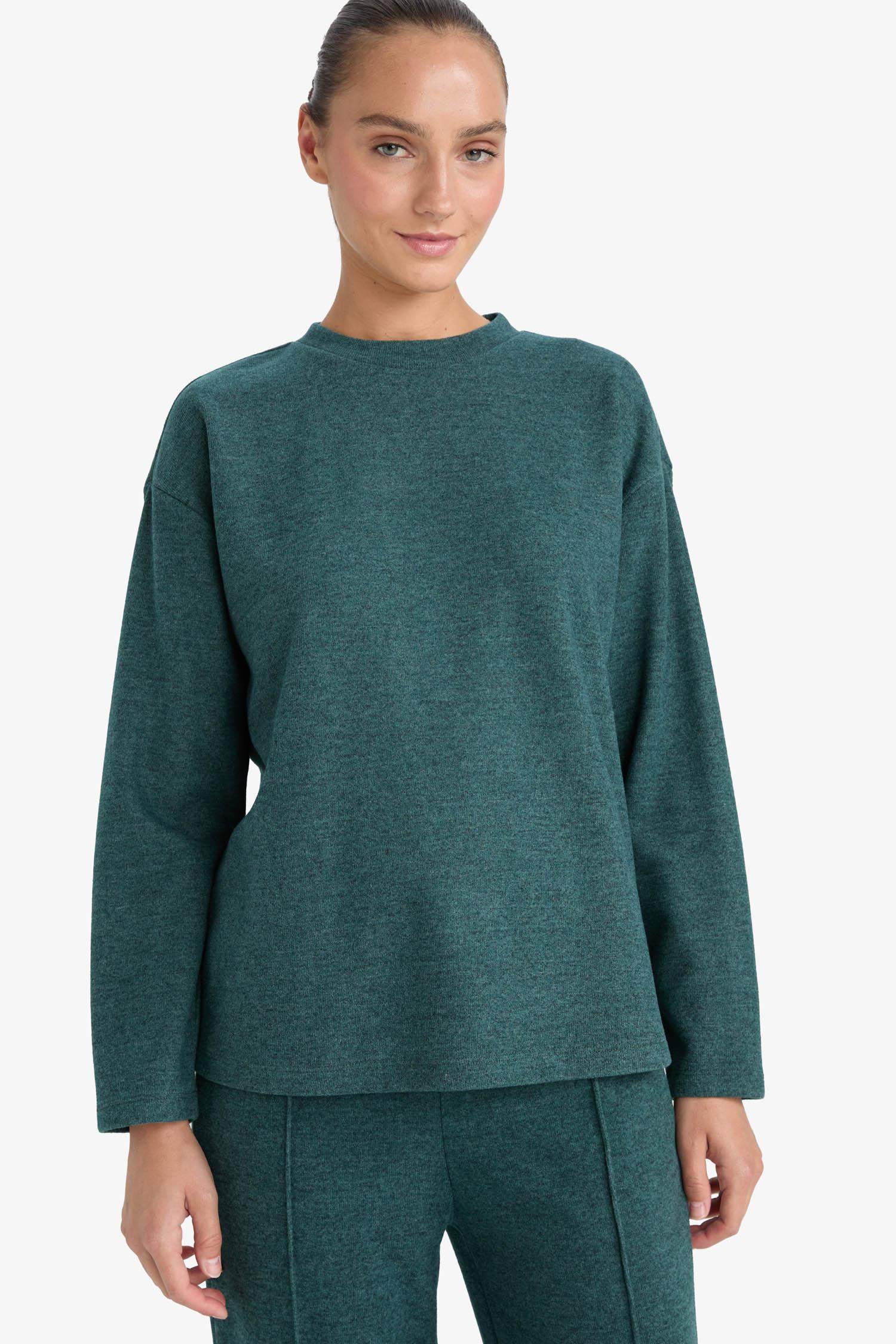Relax Fit Long Sleeve Sweatshirt