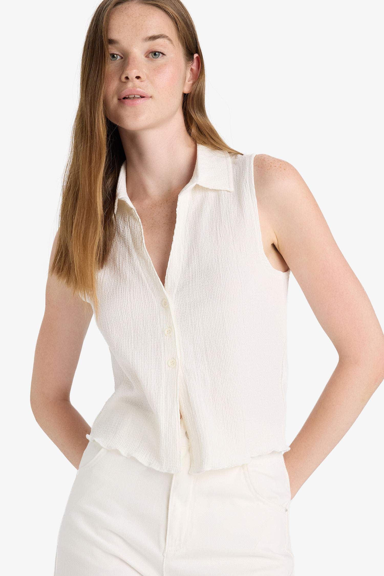 Fitted Gömlek Yaka Dokulu Kolsuz Beyaz Bluz