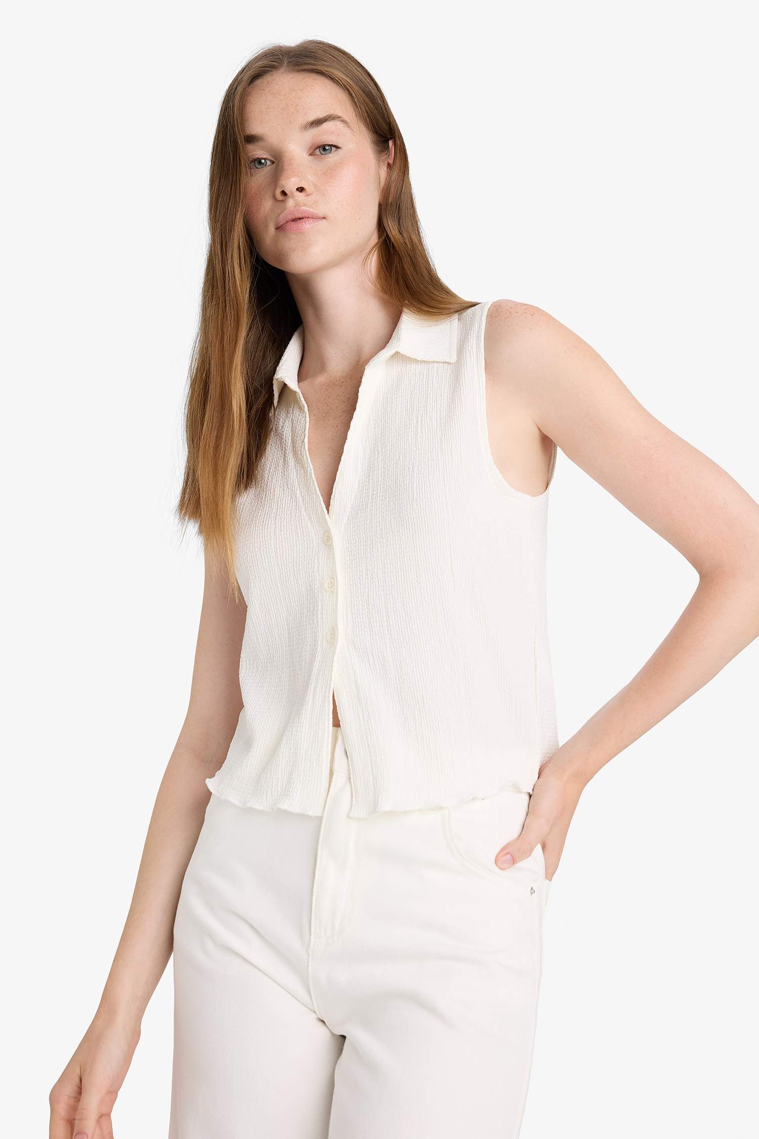 Fitted Gömlek Yaka Dokulu Kolsuz Beyaz Bluz