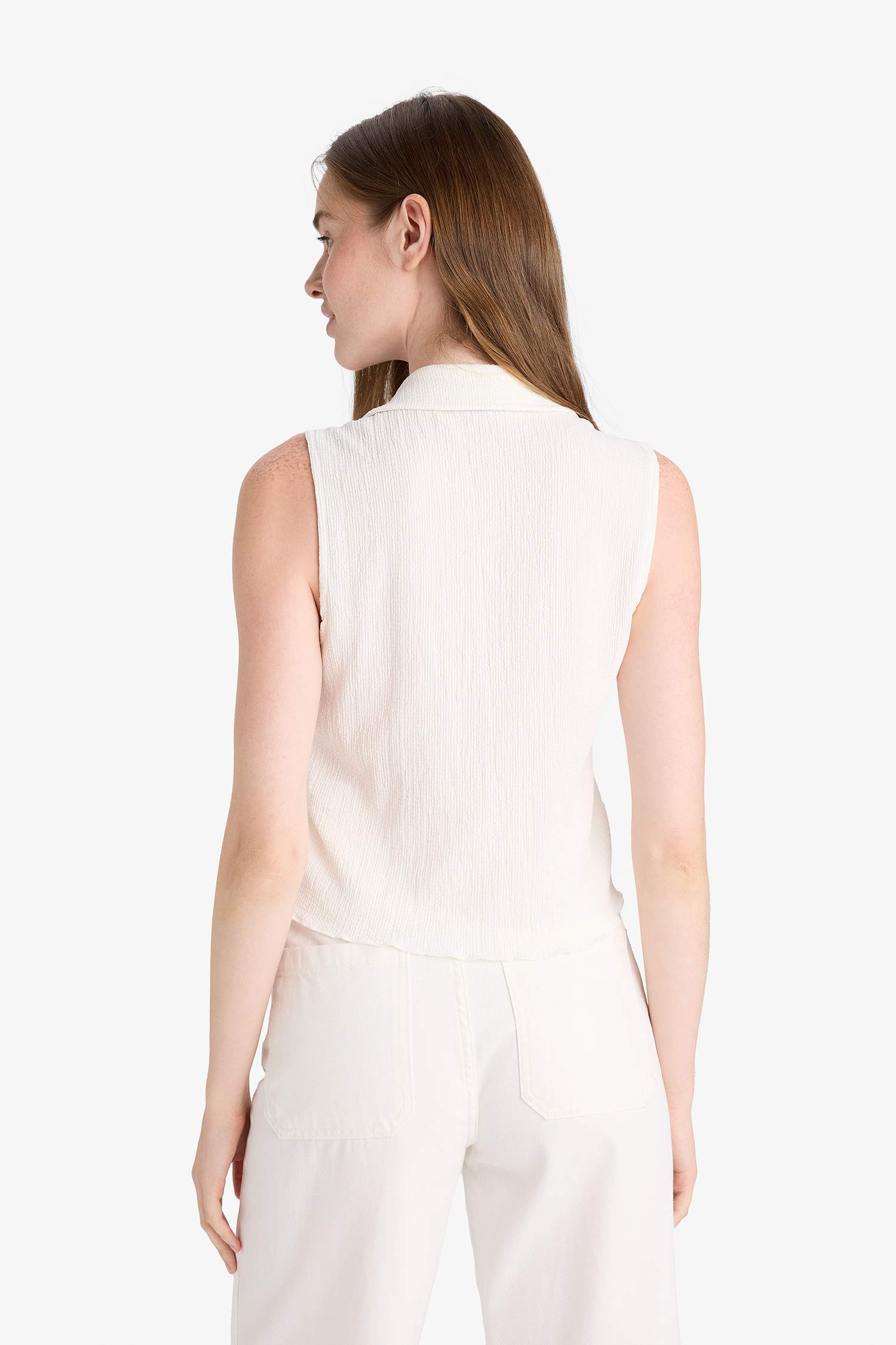 Fitted Gömlek Yaka Dokulu Kolsuz Beyaz Bluz