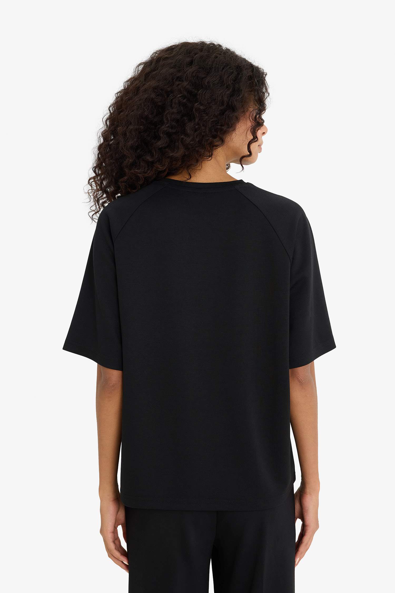 Relax Fit Bisiklet Yaka Yumuşak Dokulu Modal Kısa Kollu Tişört