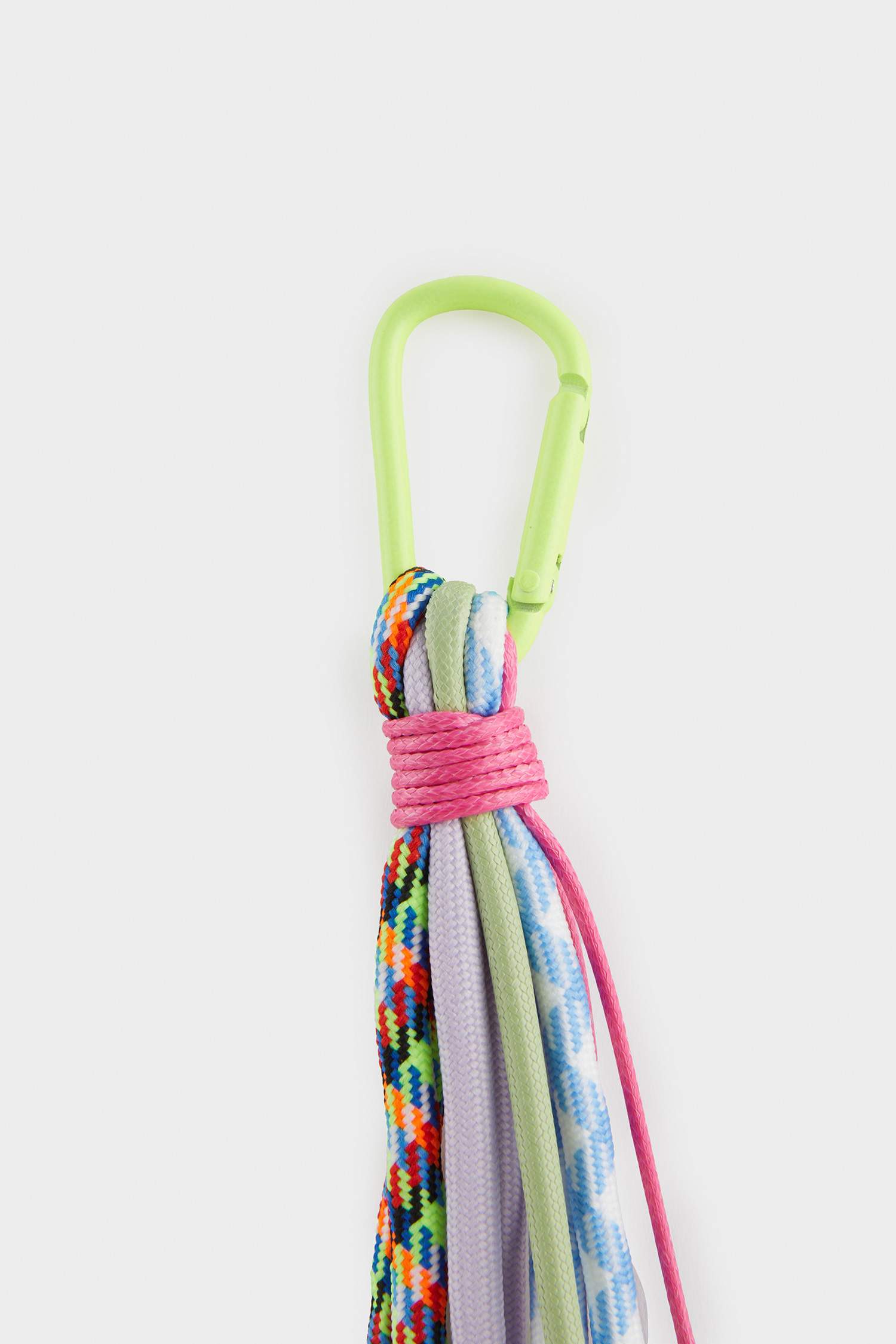 Kadın Renkli İpli Charm Anahtarlık