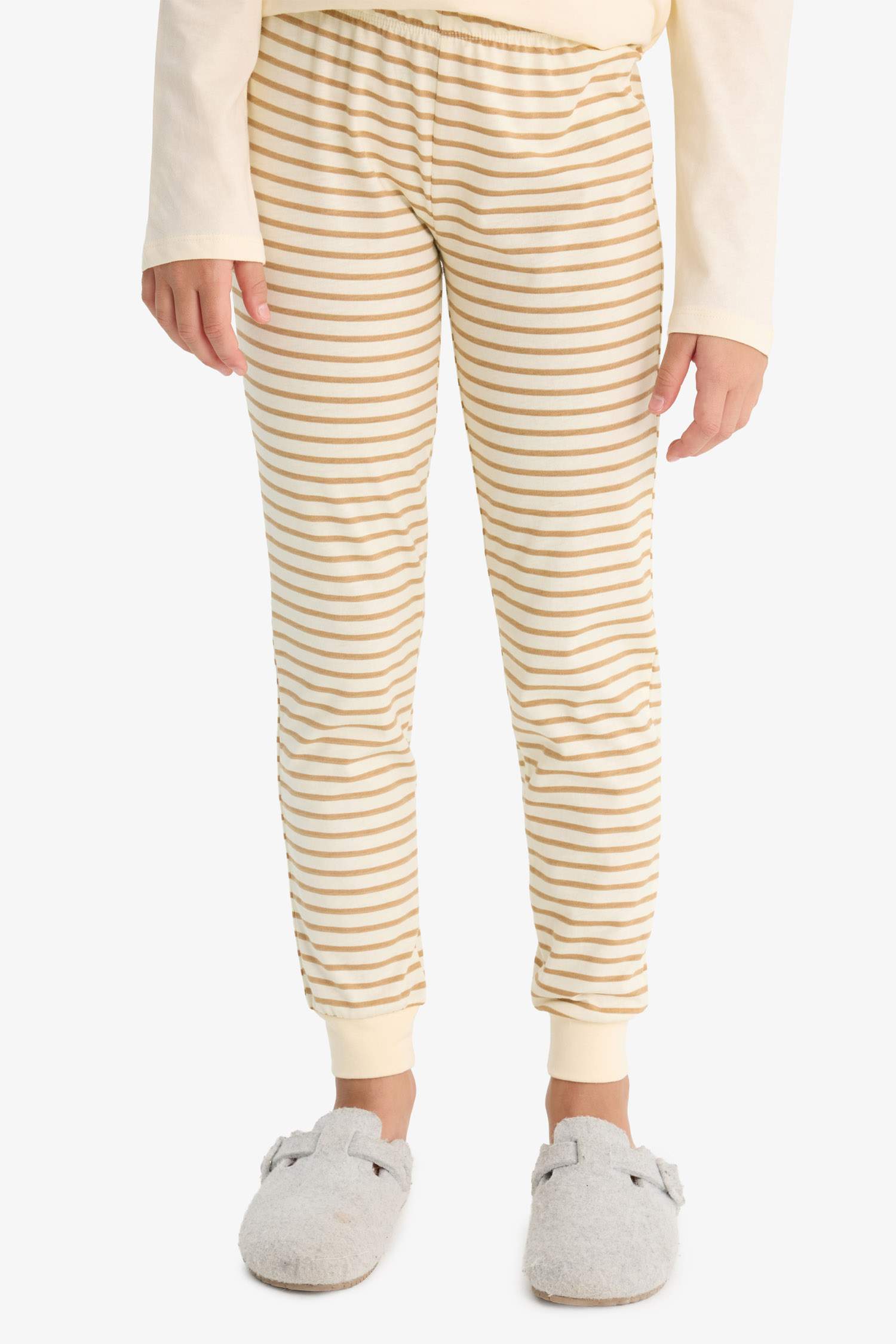 سيت بجامة قصة عادية رردن طويل - قطعتين