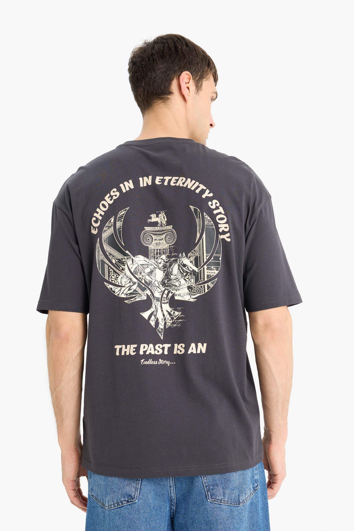 %100 Pamuk Boxy Fit Rahat Kesim Bisiklet Yaka Sırt Baskılı Kısa Kollu Tişört